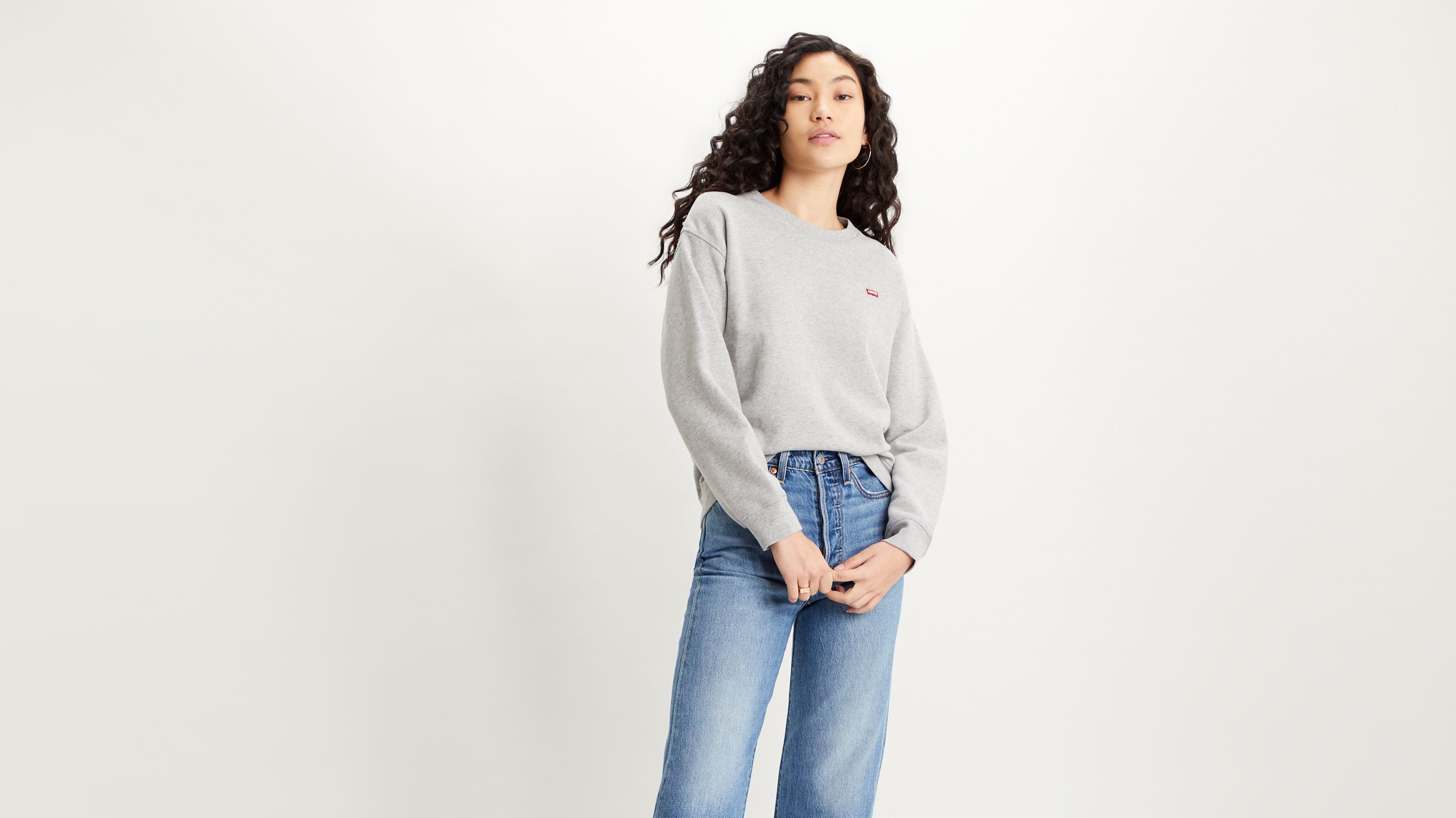 levi crew neck sweatshirt