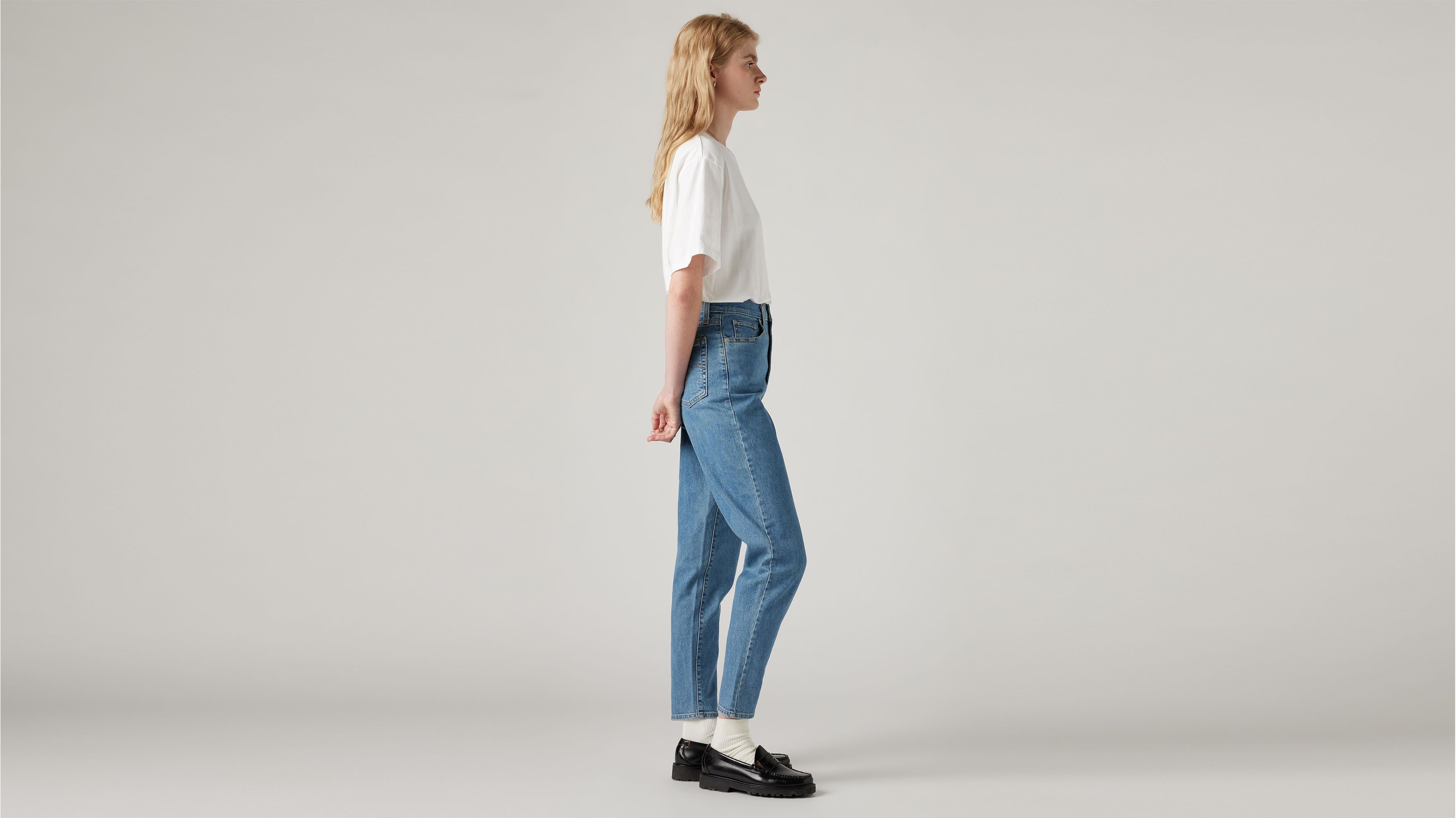 High-Raise Mom Jeans 2