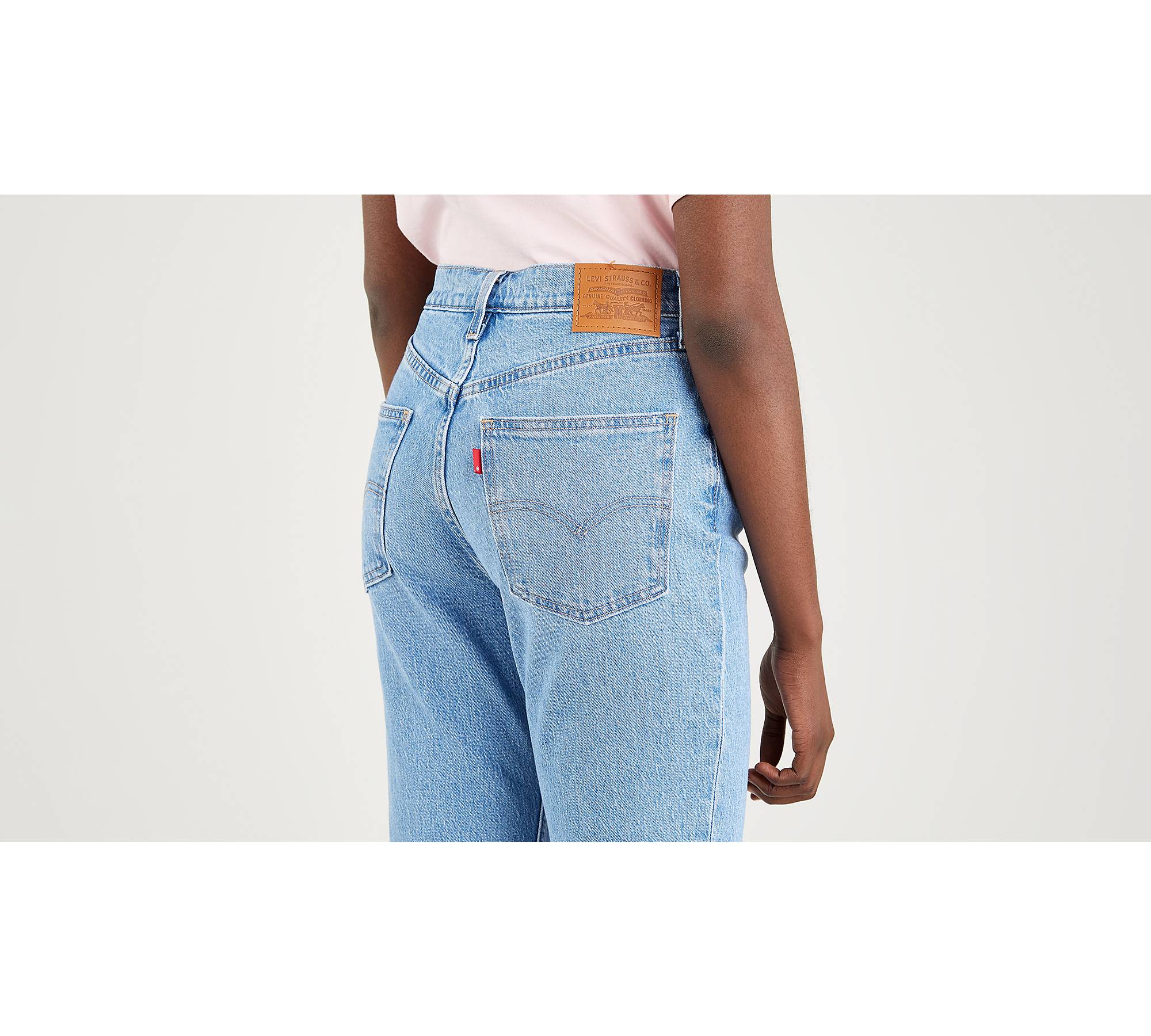 Levi's High Waisted Mom Jeans in Winter Cloud Dark Wash Size 31