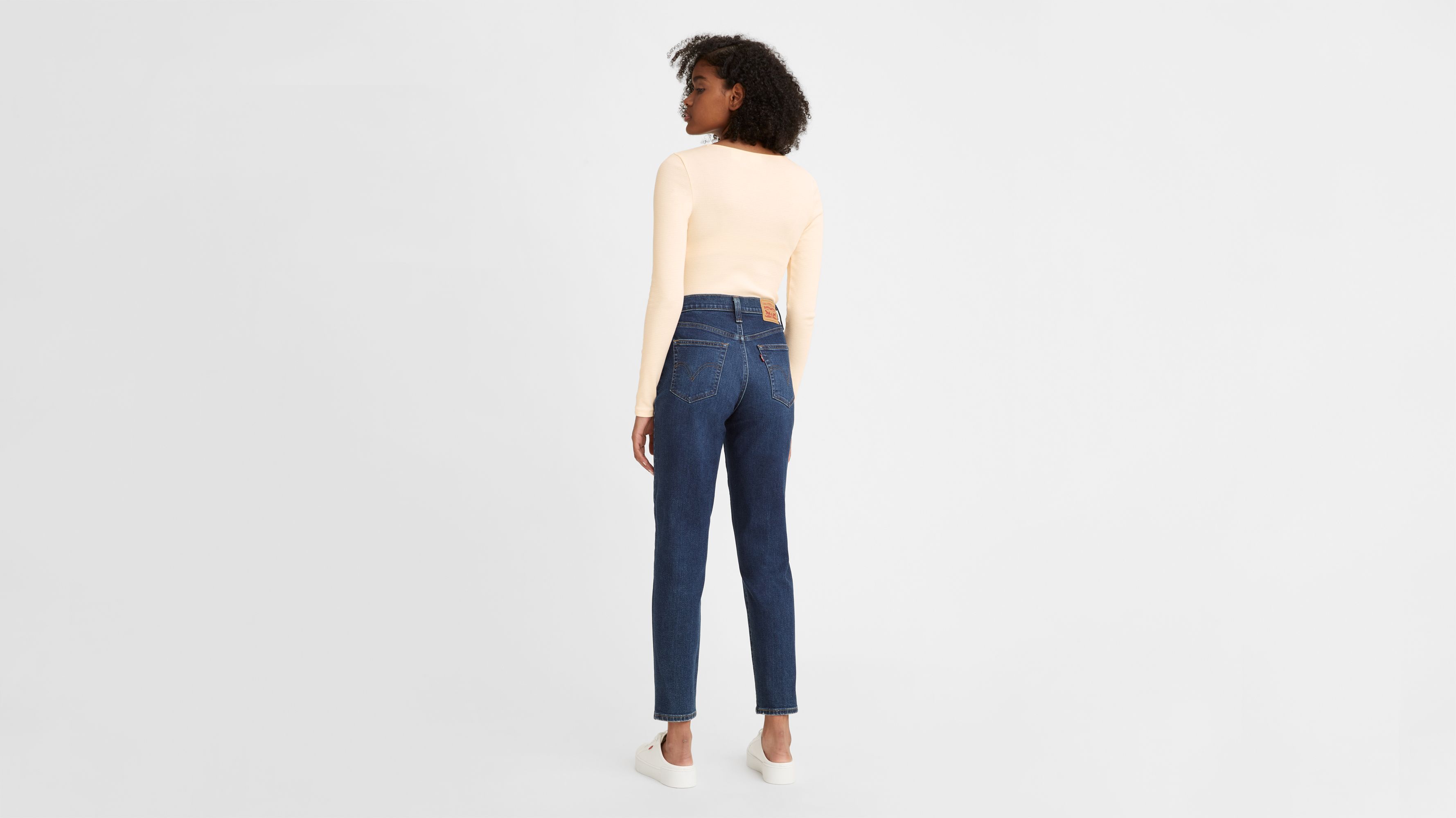 High Waisted Mom Jeans - Blue | Levi's® CH