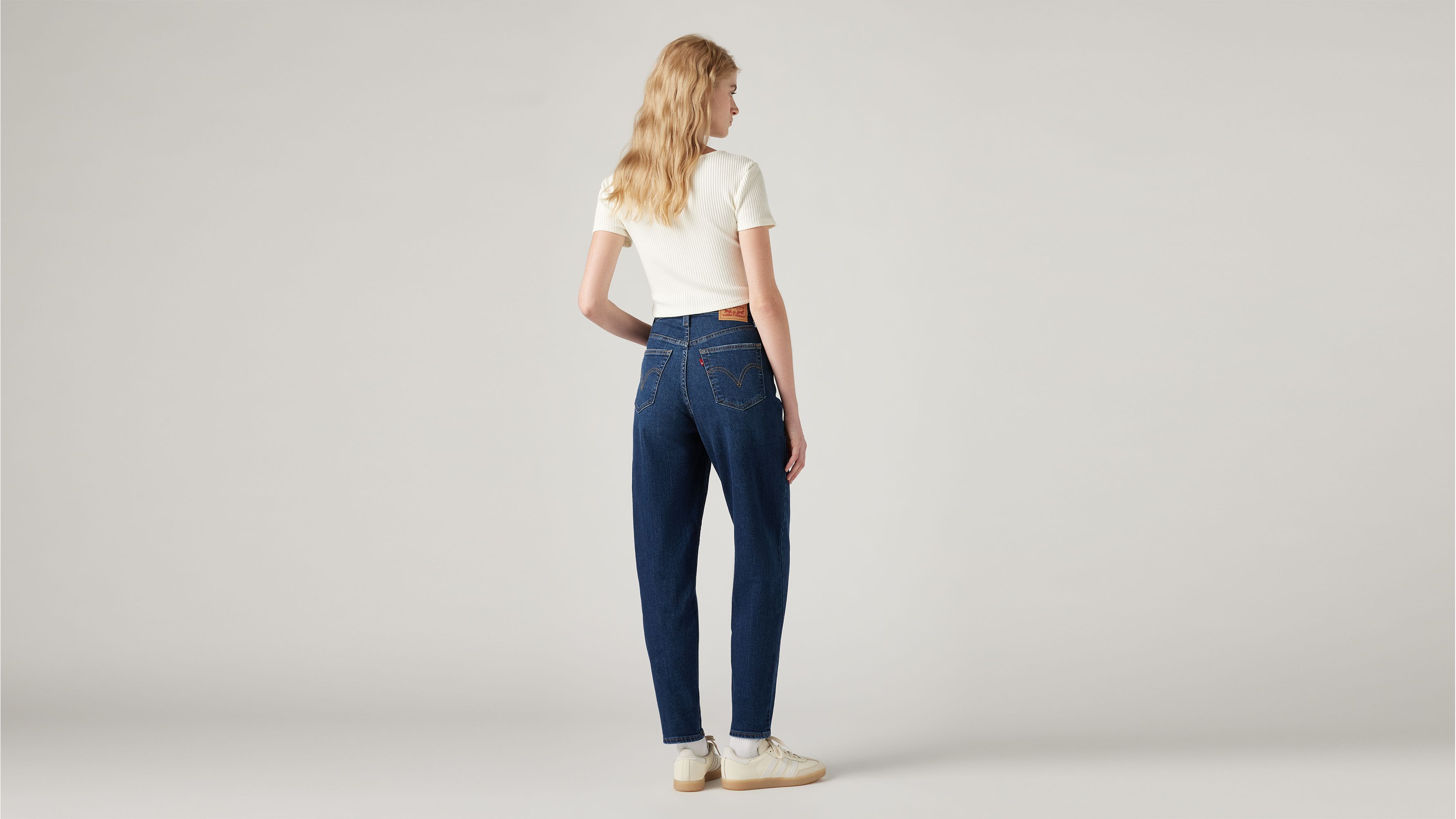 High Waisted Mom Jeans - Blue | Levi's® XK