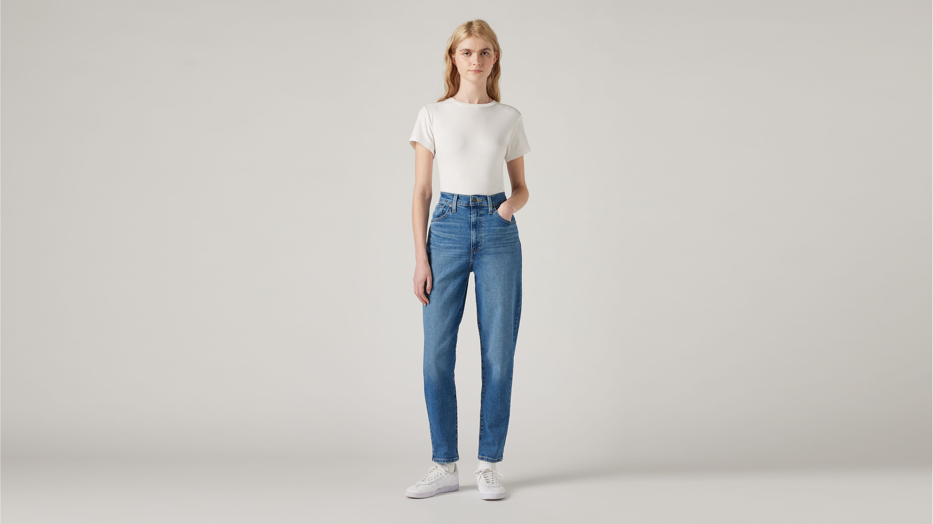 Levi's® HIGH WAISTED MOM - Jeans Tapered Fit - blue denim 