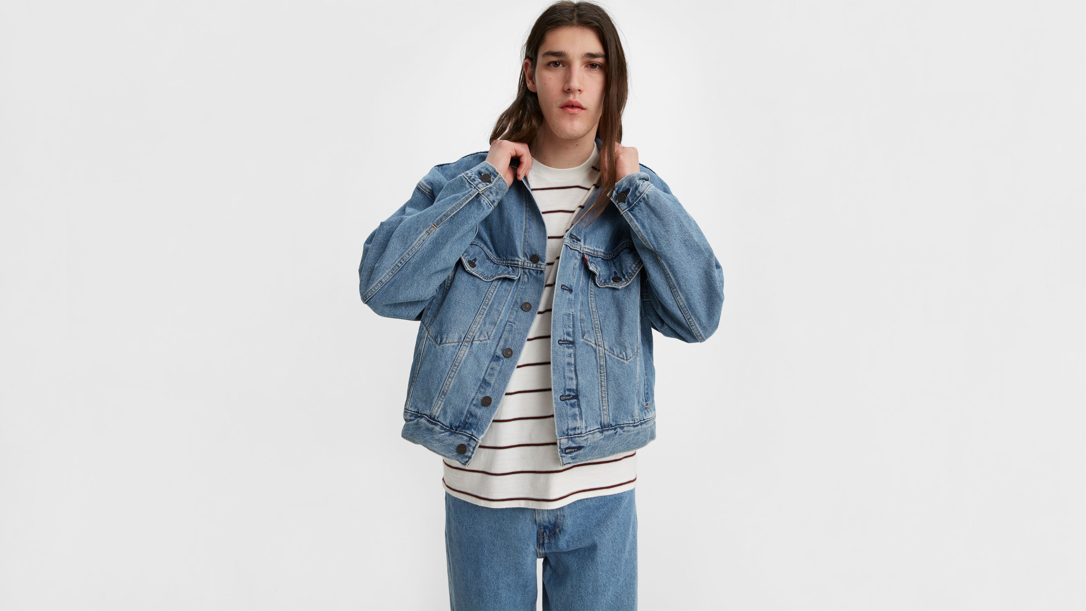 Stay Loose Trucker Jacket - Light Wash