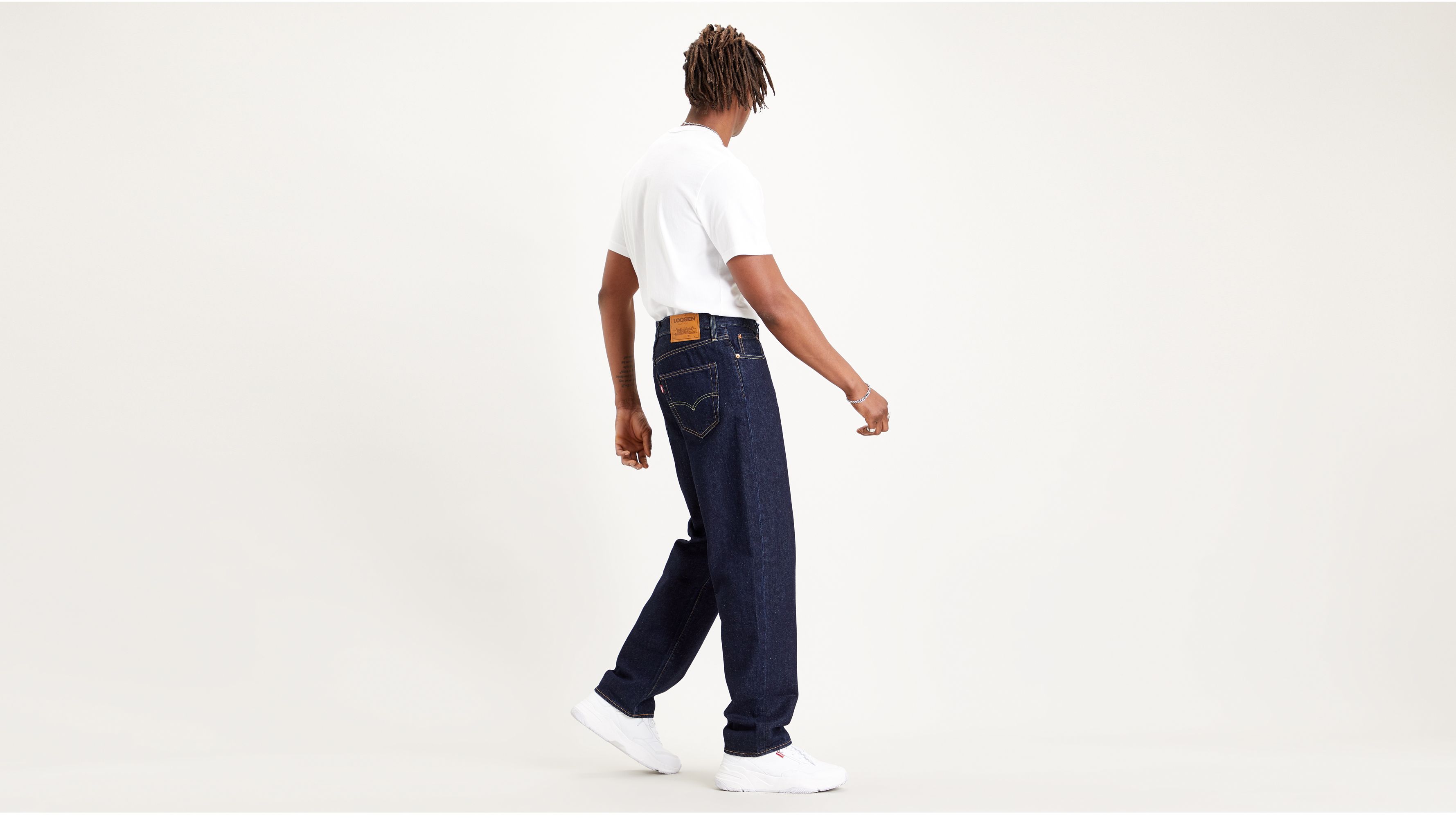 levi dark jeans