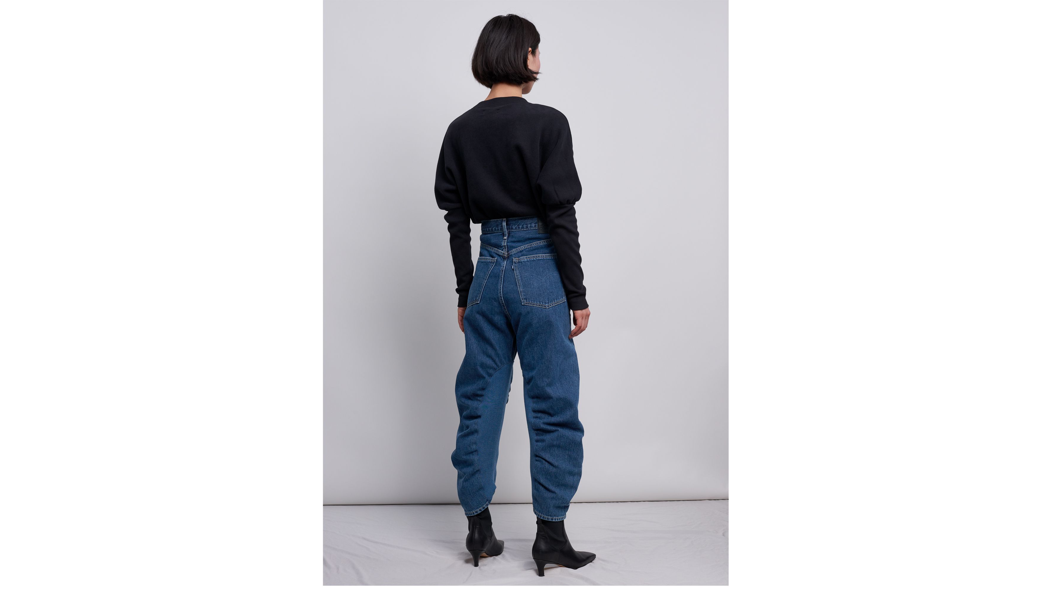 barrel fit jeans