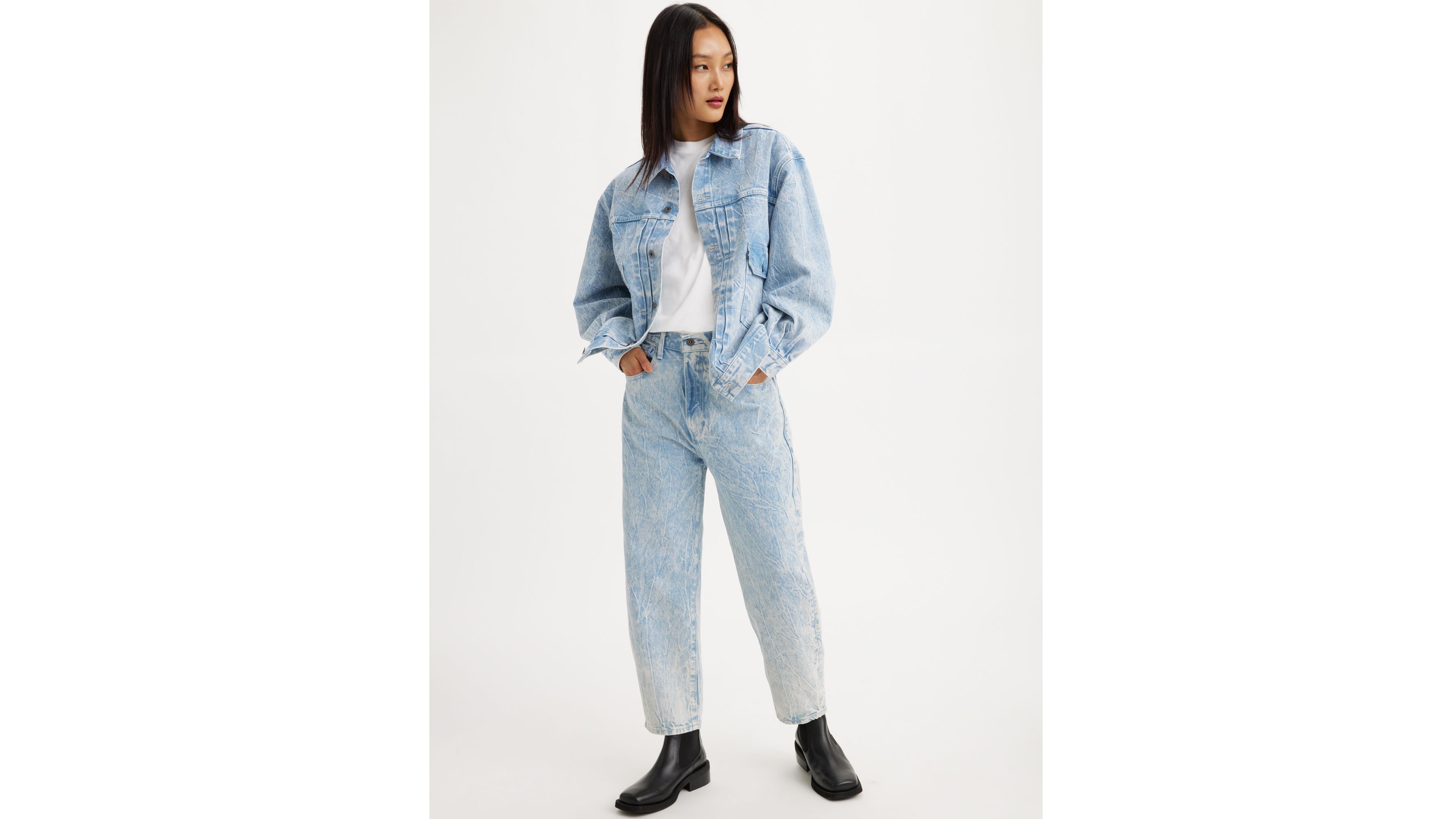 Mengungkap Pesona 5 Celana Levi's Wanita Terbaru yang Menggelegar Dan Mempesona