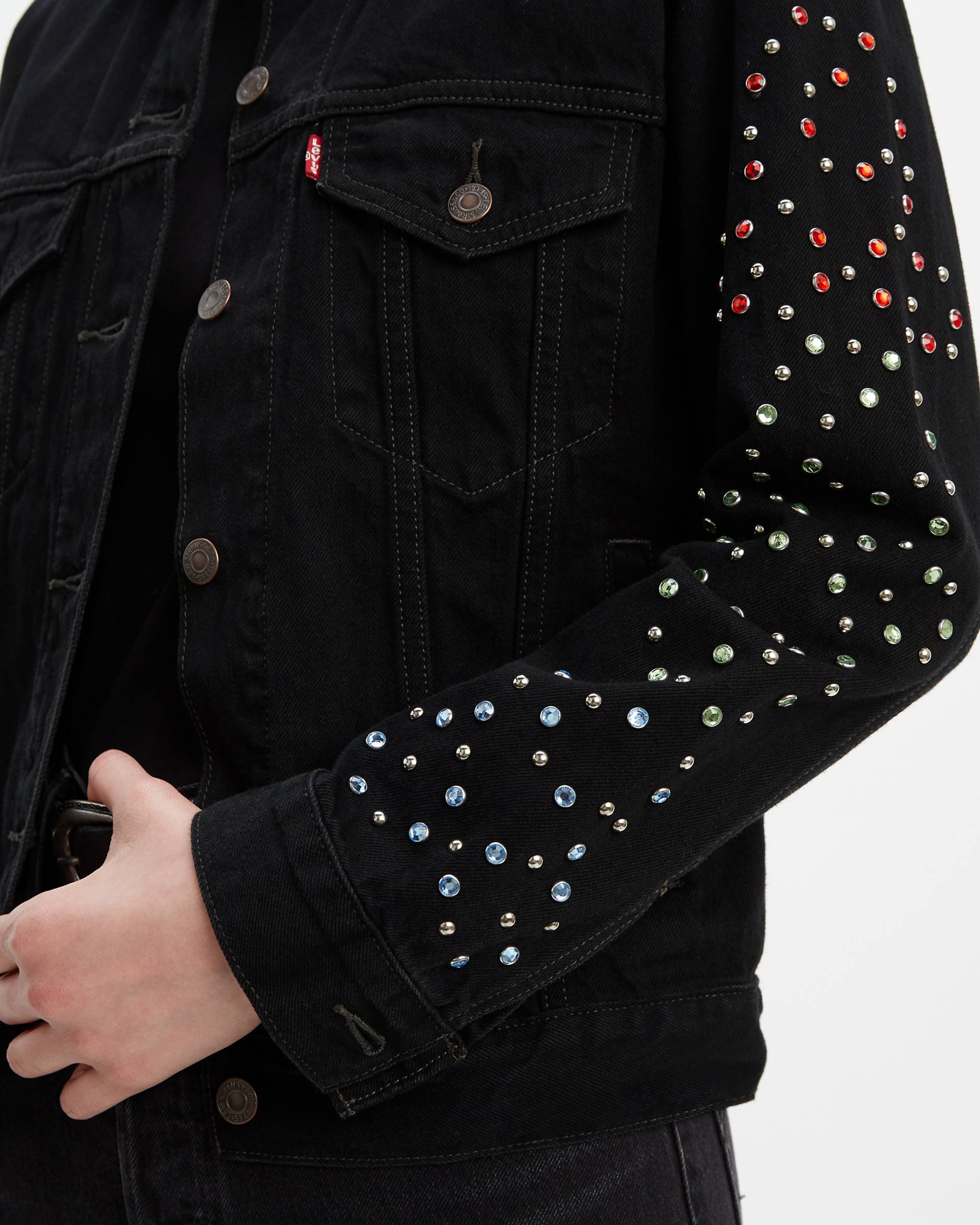 Ex-boyfriend Studded Sleeve Trucker Jacket - Black | Levi's® US Ex-boyfriend Studded Sleeve Trucker Jacket - Black | Levi's® US