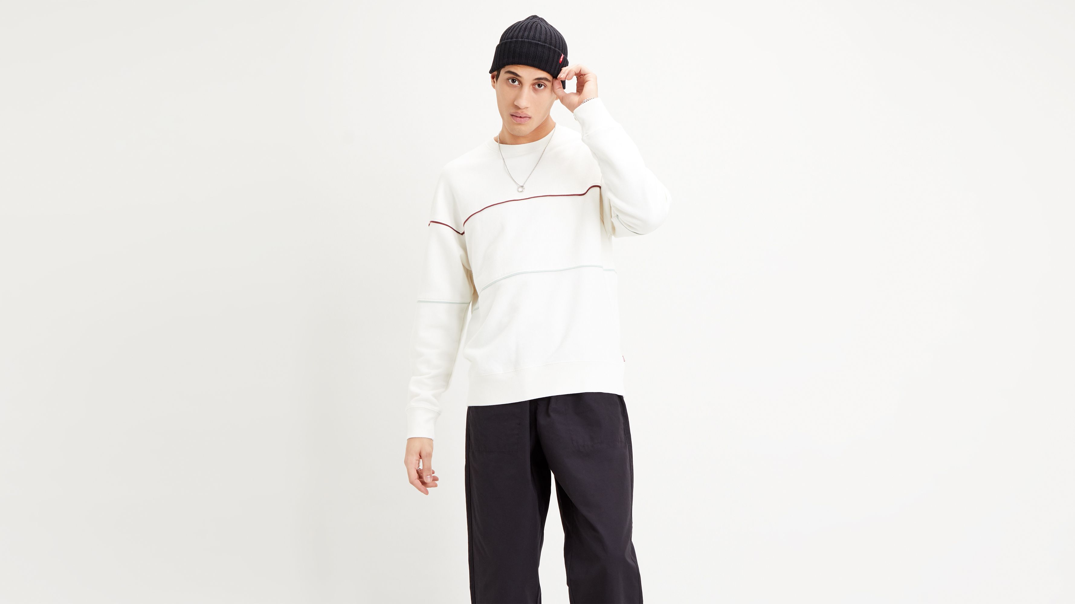white levis sweatshirt