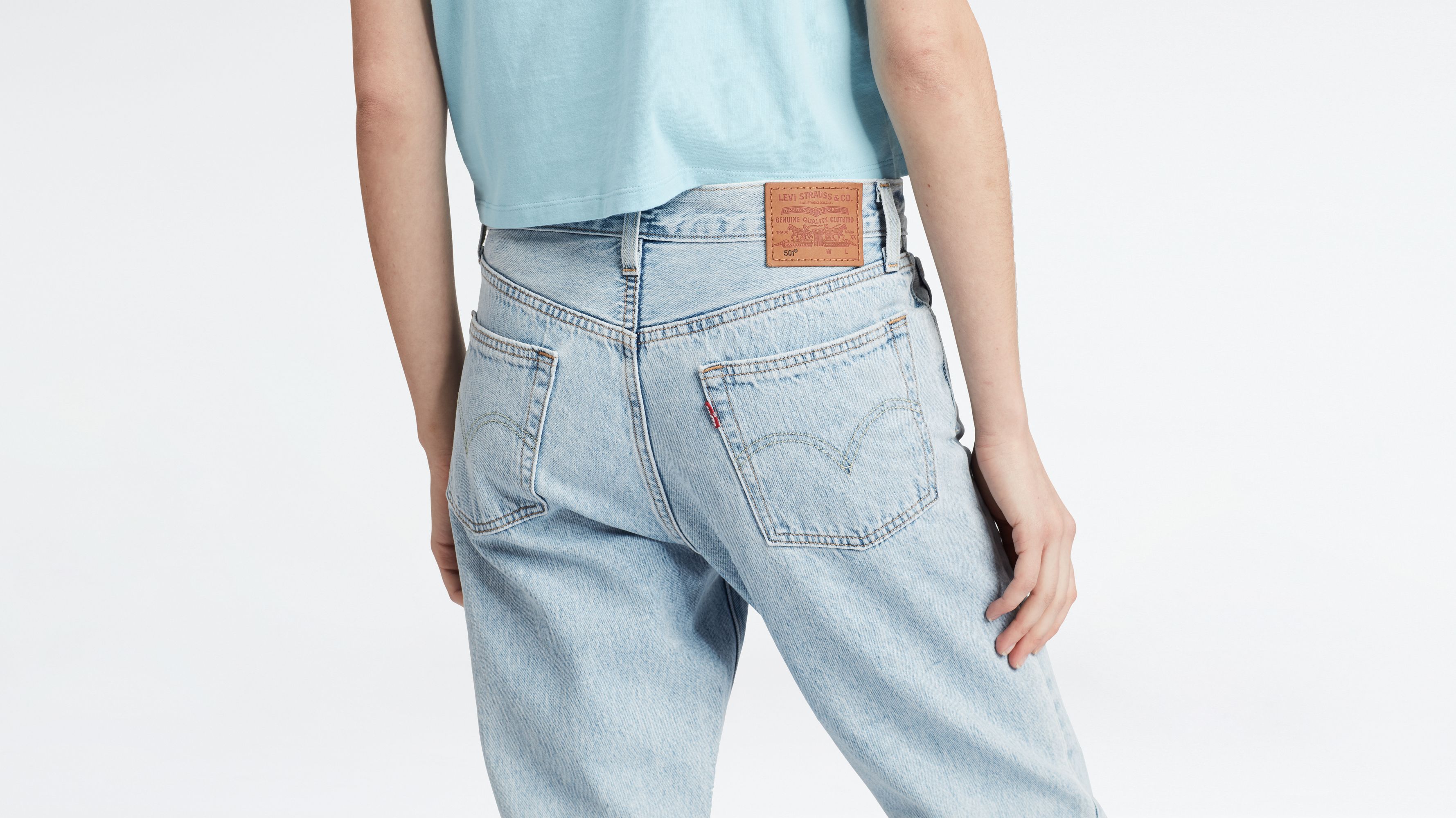 levi's 501 crop jeans in light wash