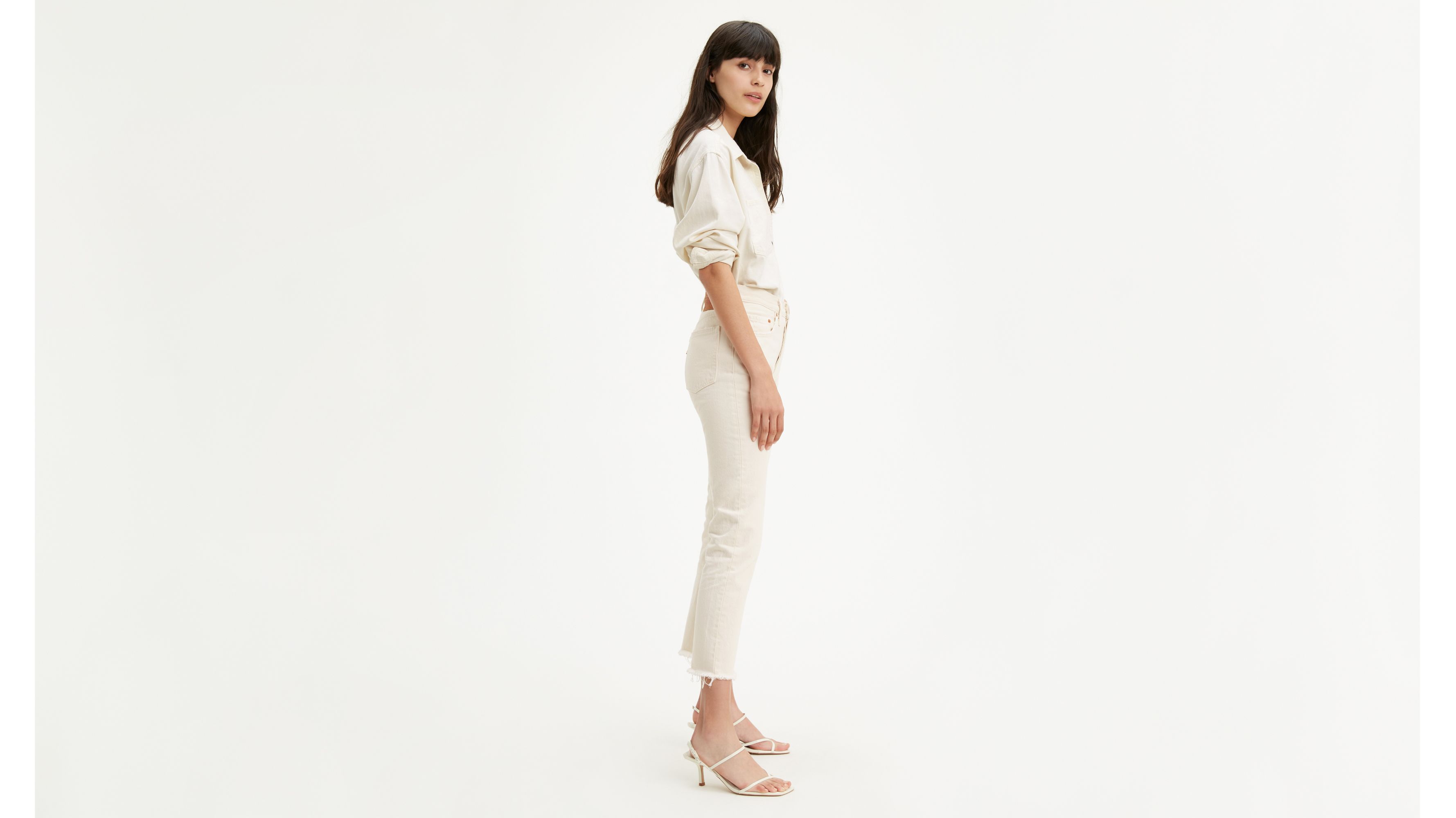 levi white cropped jeans