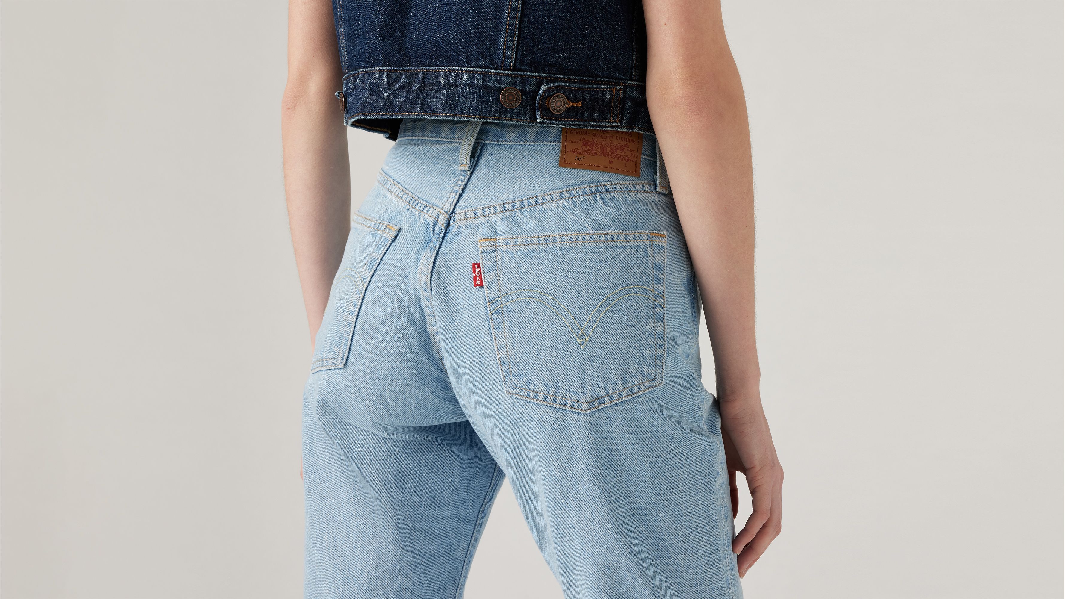 501® Levi's® Crop Jeans - Blue | Levi's® LV