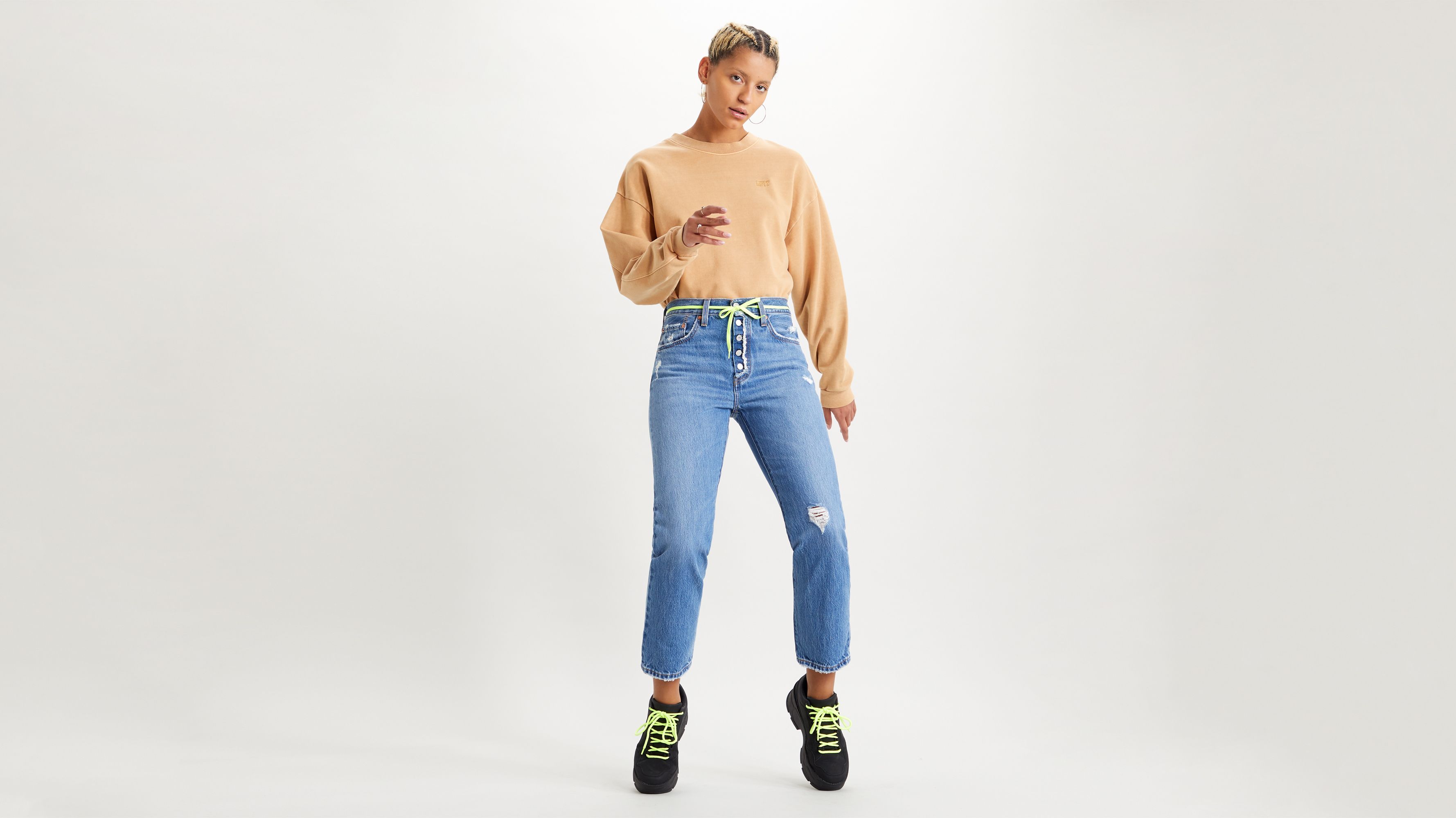 levi's 501 light wash indigo denim crop jeans