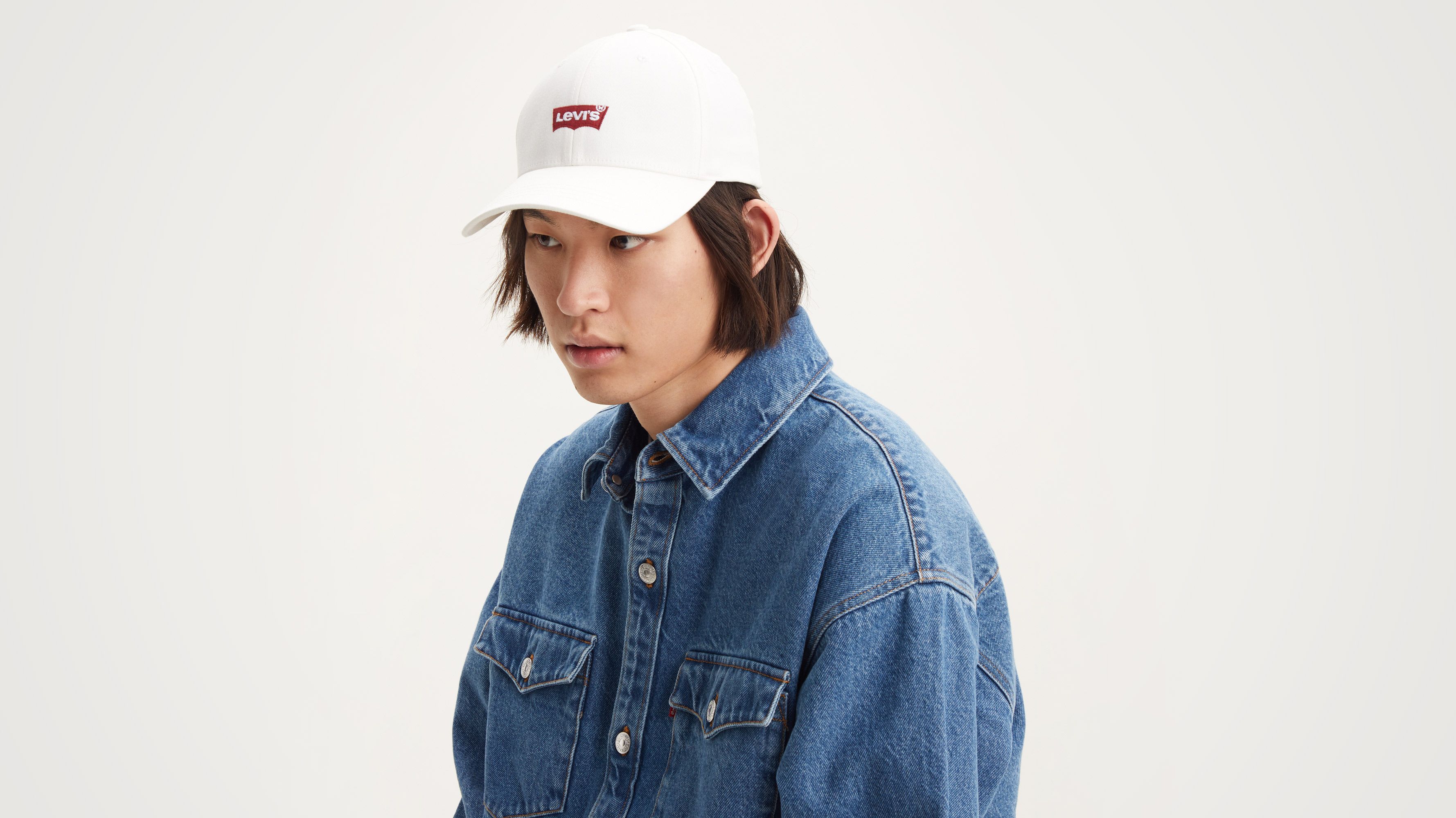 white levis hat