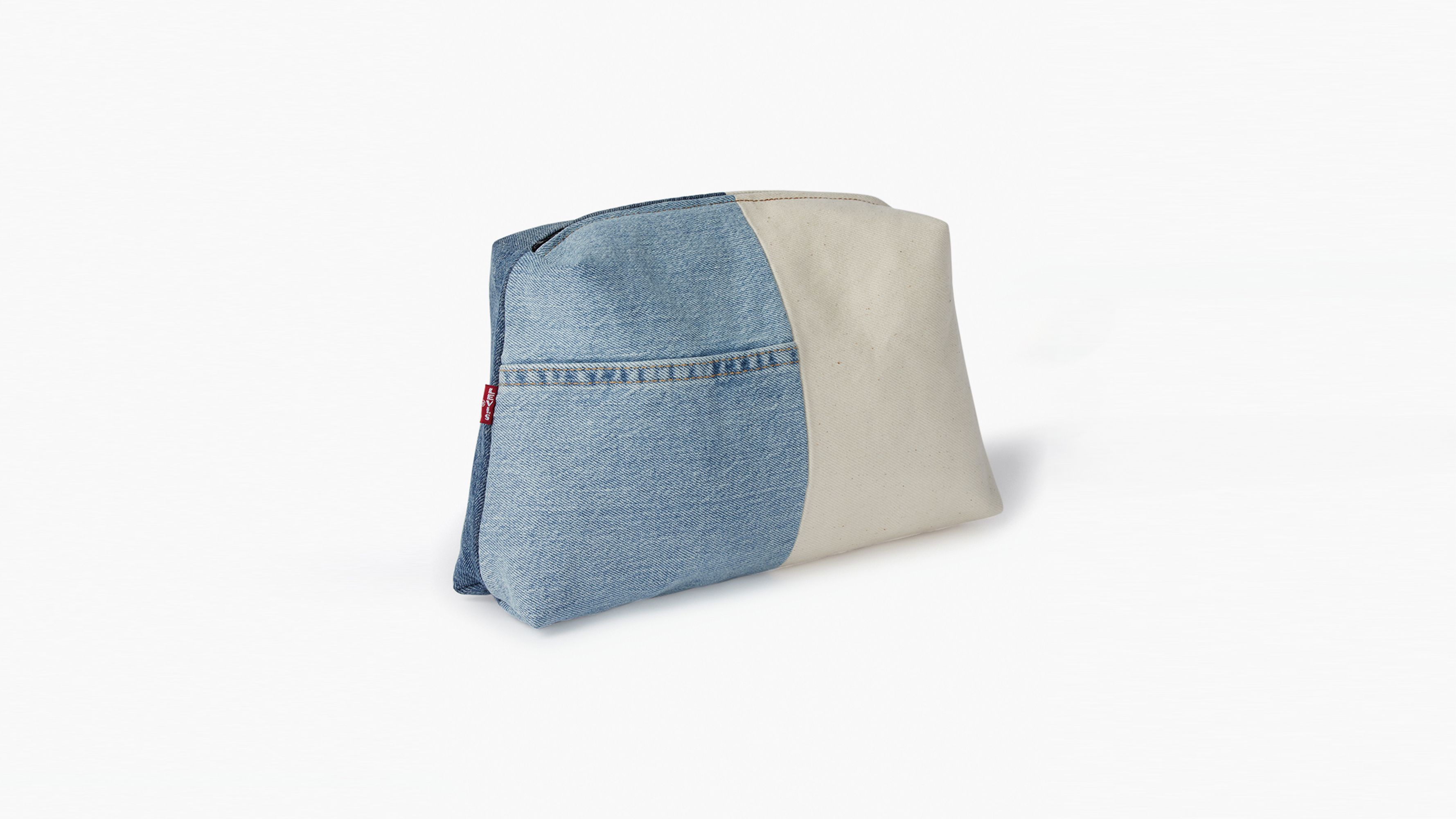 Levi’s® Porto Alegre Large Contrast Pouch 5