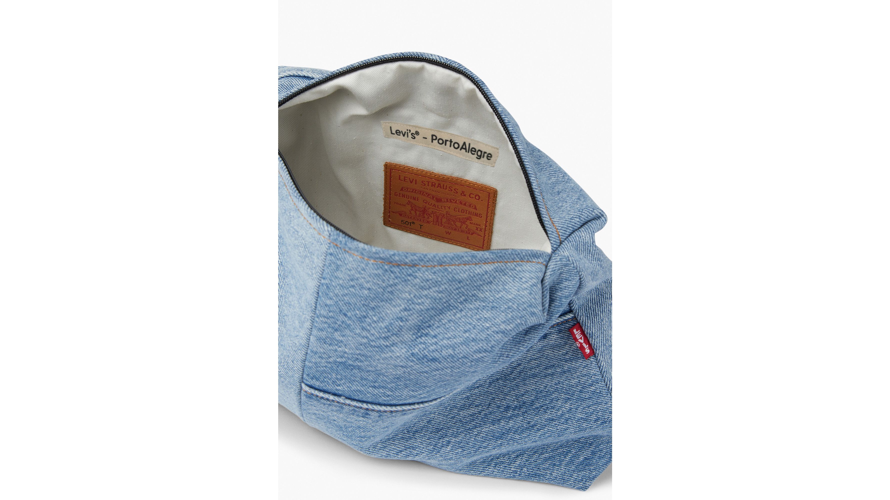 Levi’s® Porto Alegre Duża dżinsowa saszetka 7