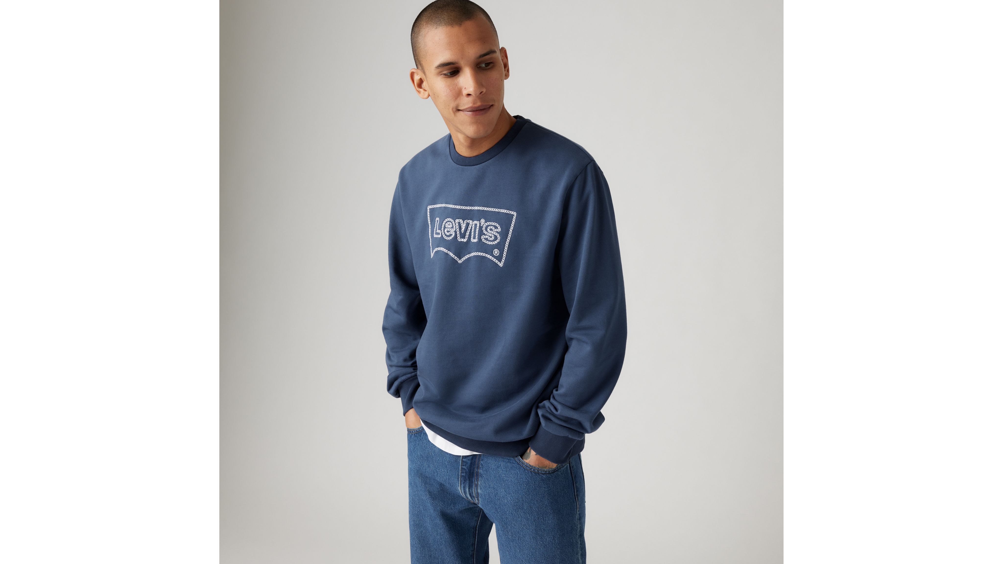 Standard Fit Crewneck Sweatshirt 1