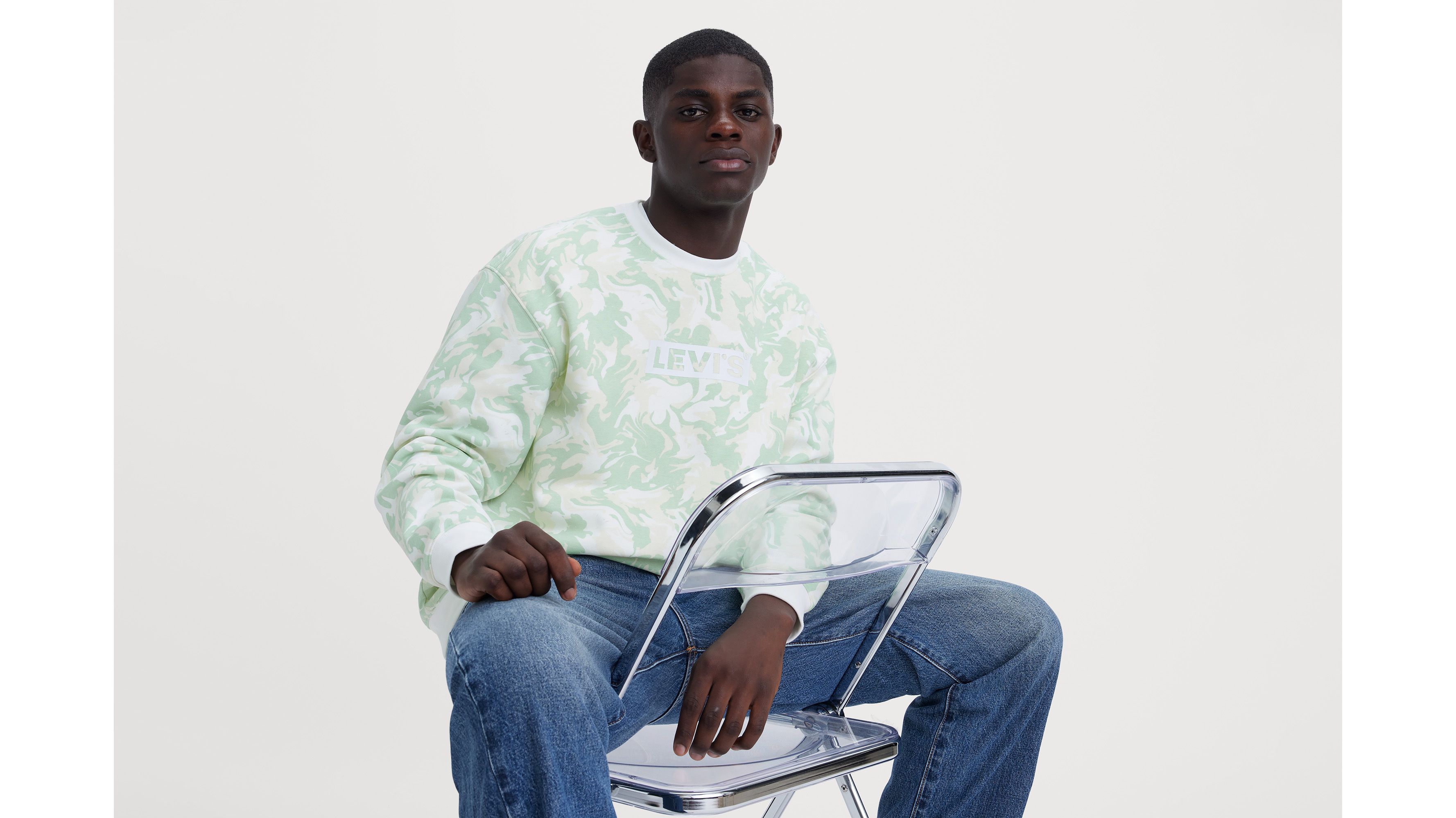 Relaxed Fit Graphic Crewneck Sweatshirt 1