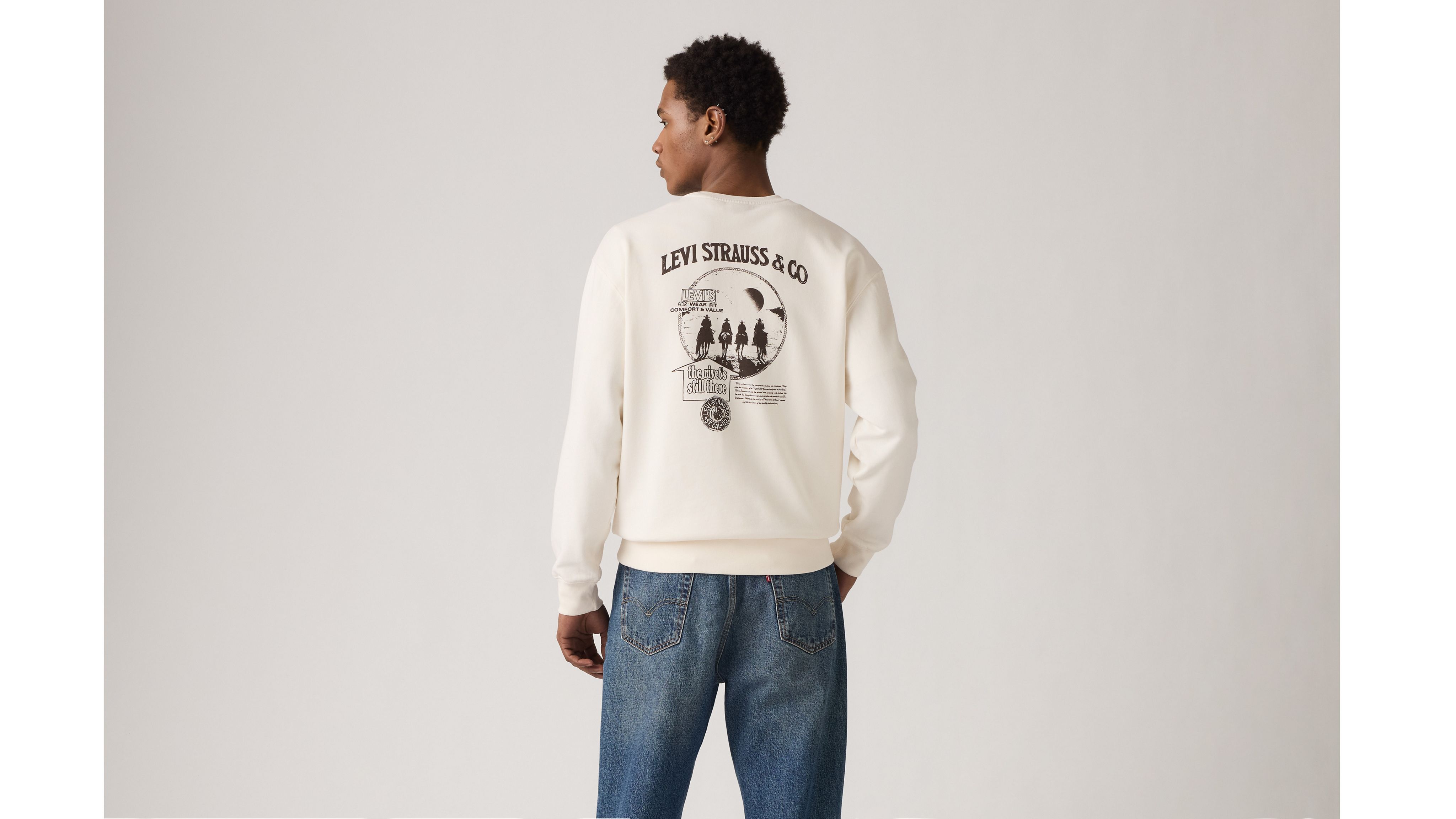 Levi's Relaxed Graphic Crewneck Sweatshirt In Neutral