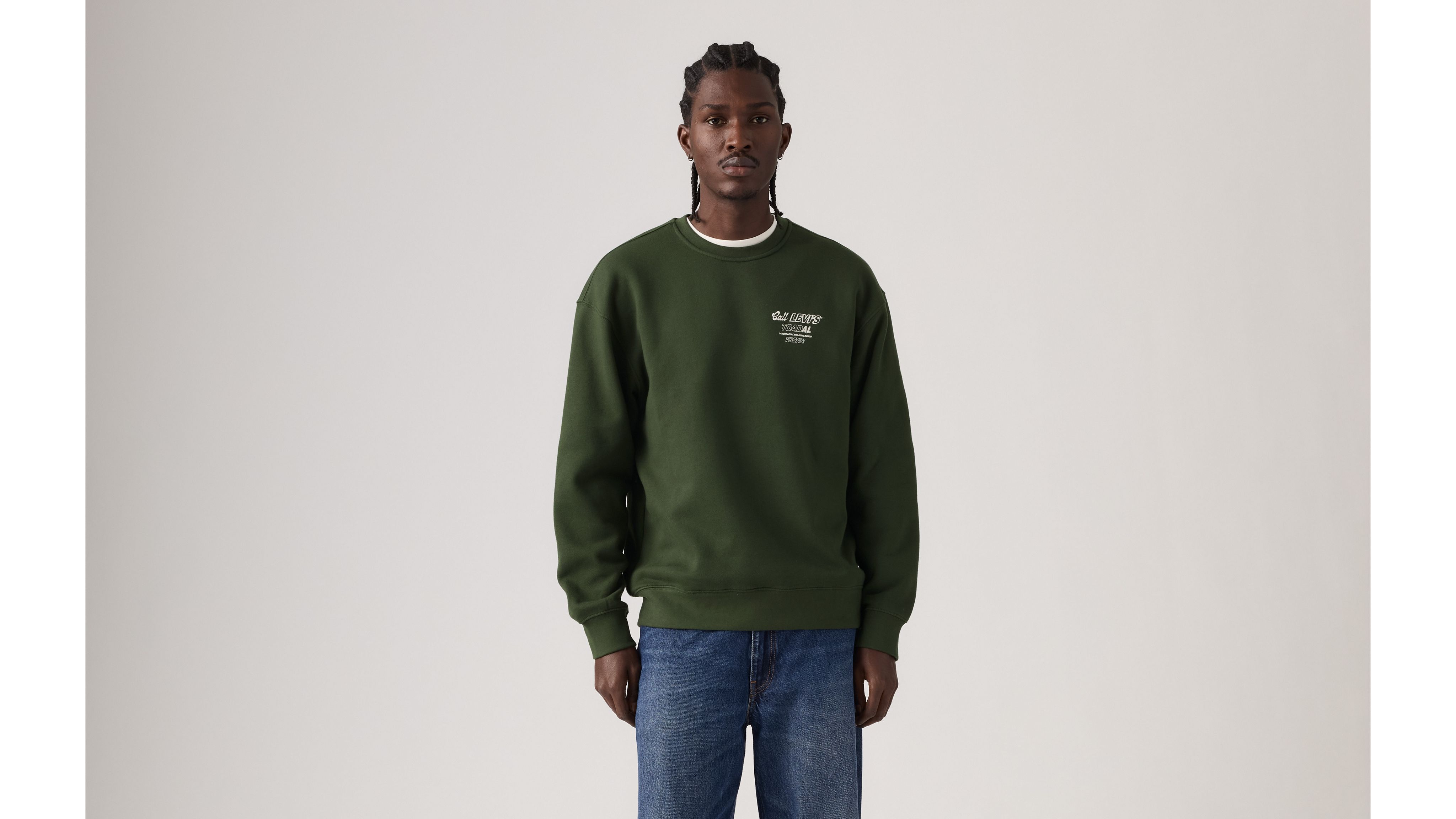 Relaxed Graphic Crewneck Sweatshirt 13