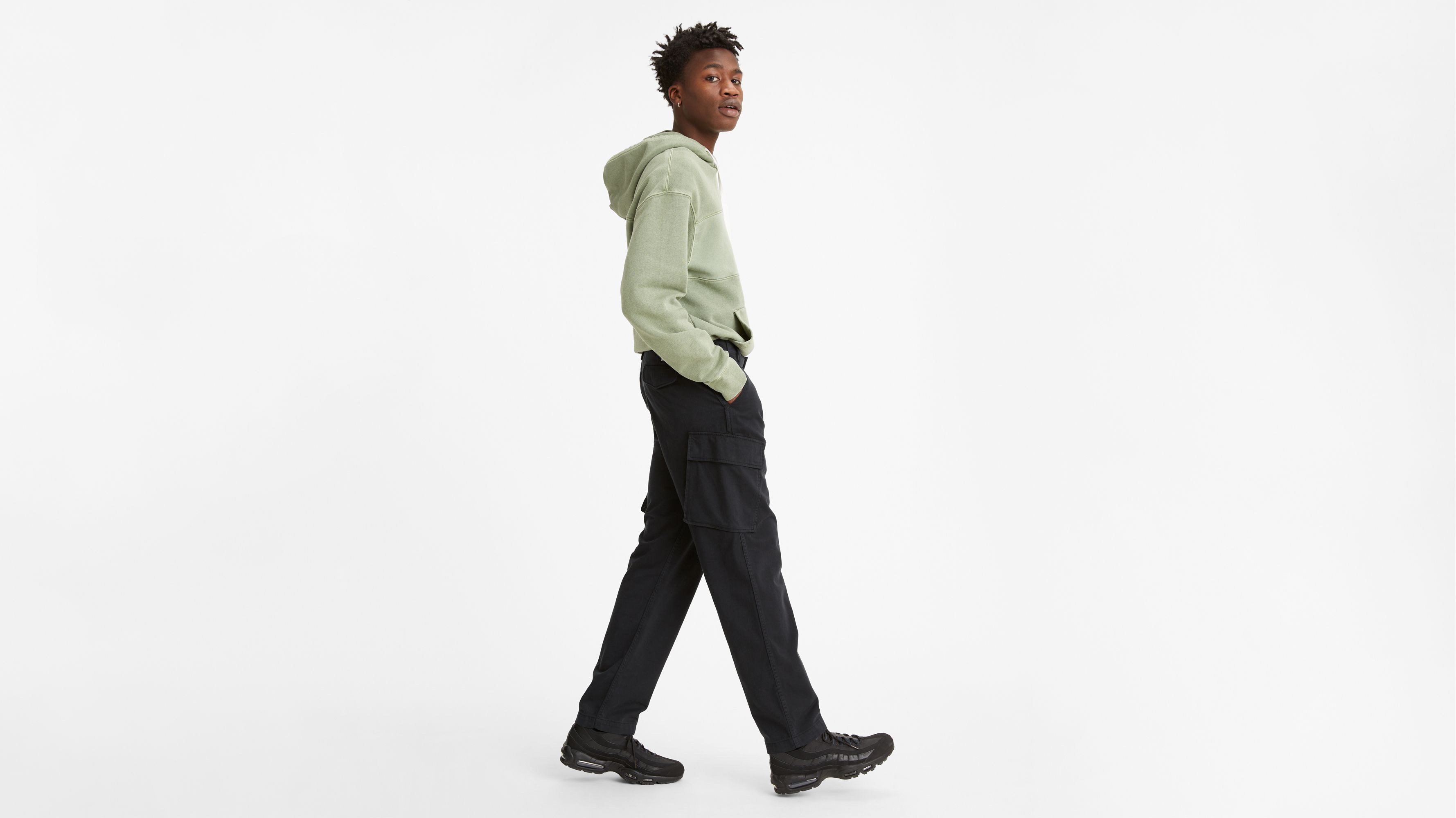 Levis black hot sale cargo pants