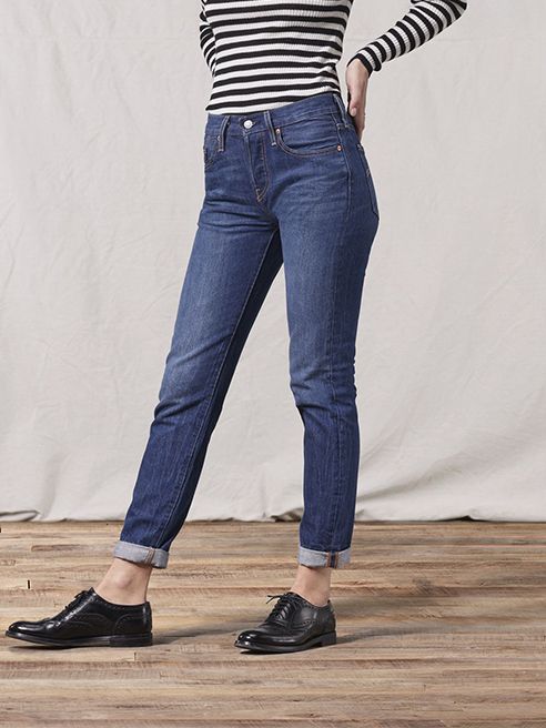 best levi's for curvy figure