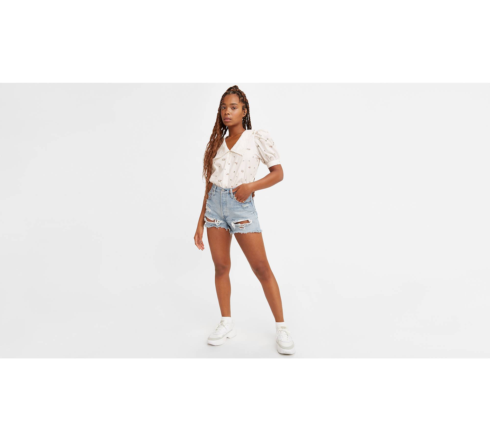 Levi's high waisted mom short in mid wash