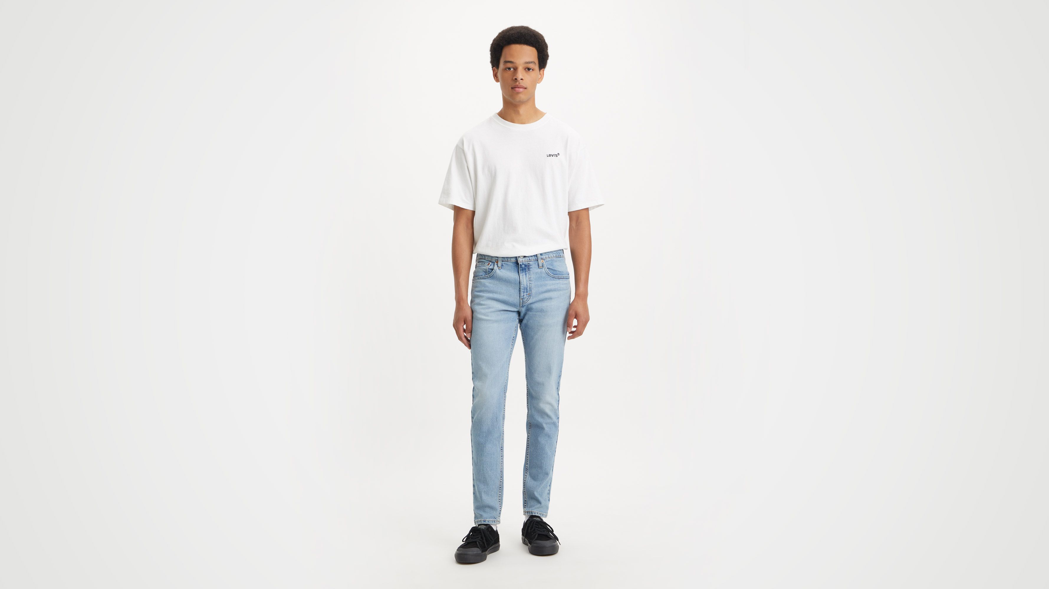 Light blue best sale levi jeans mens