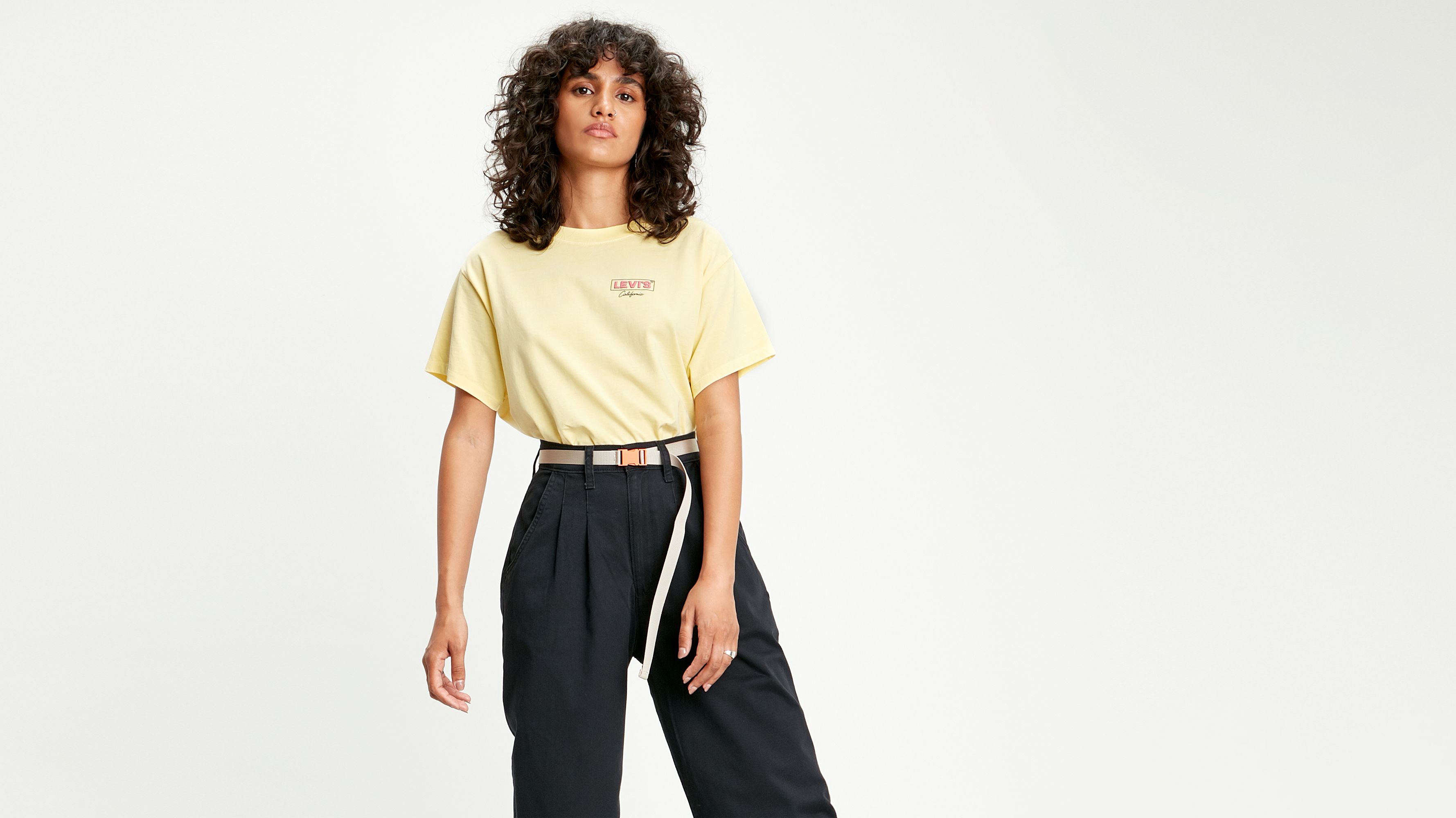 levi's varsity tee