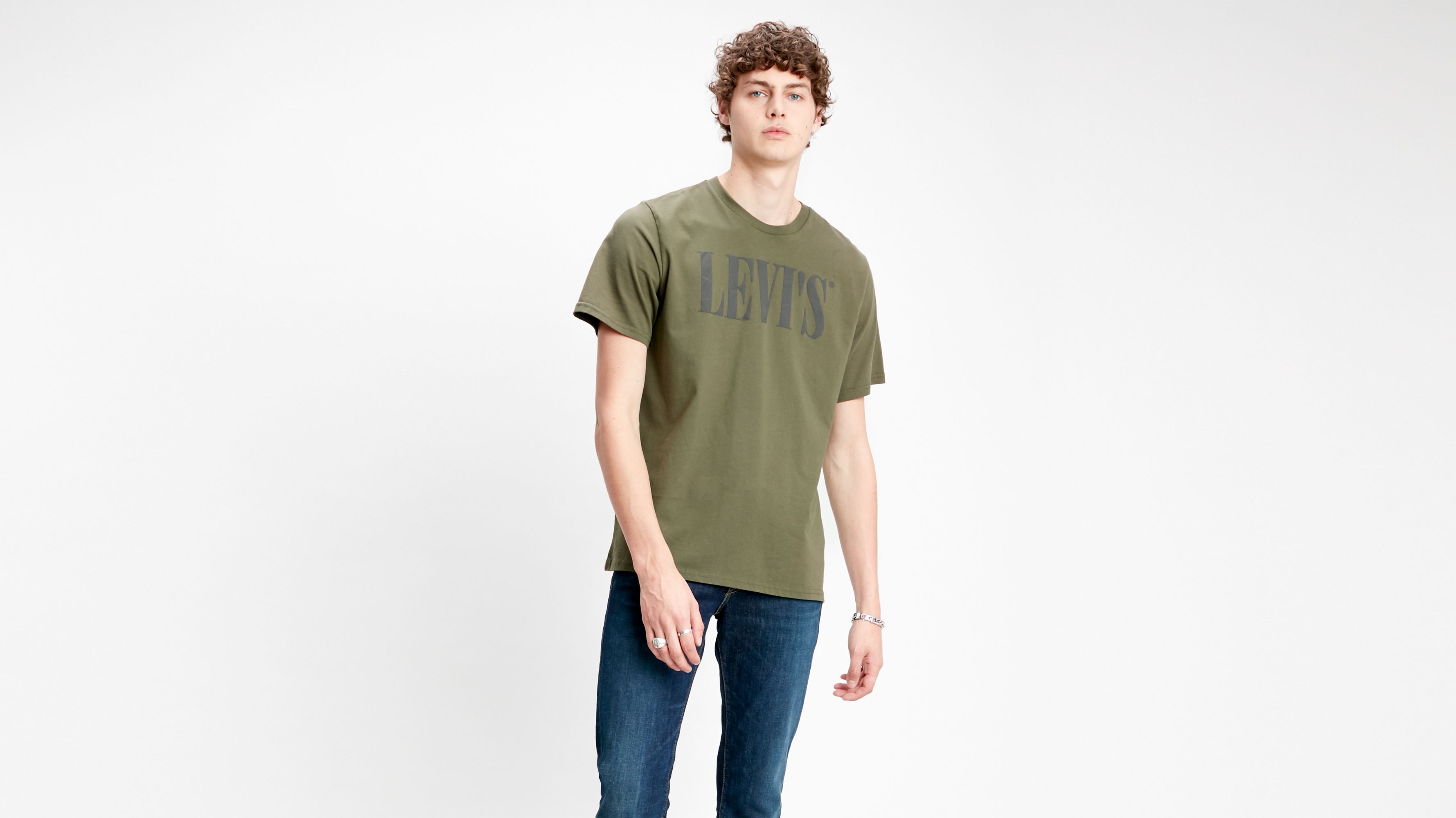 levi's graphic tee