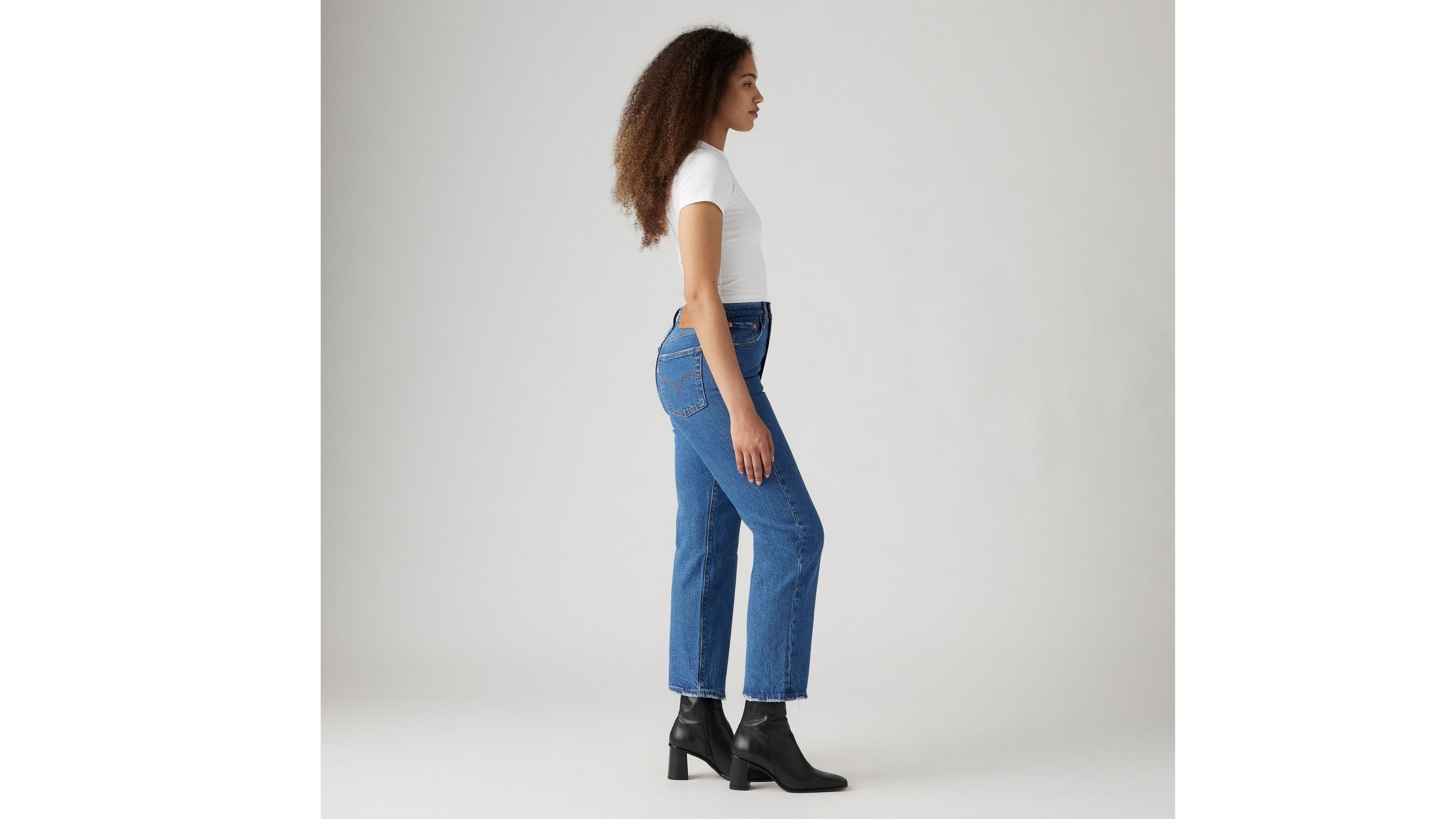 These Levi's Ribcage Straight Ankle Jeans Are About To Become Your New  Faves — And They're Up To 40% Right Now