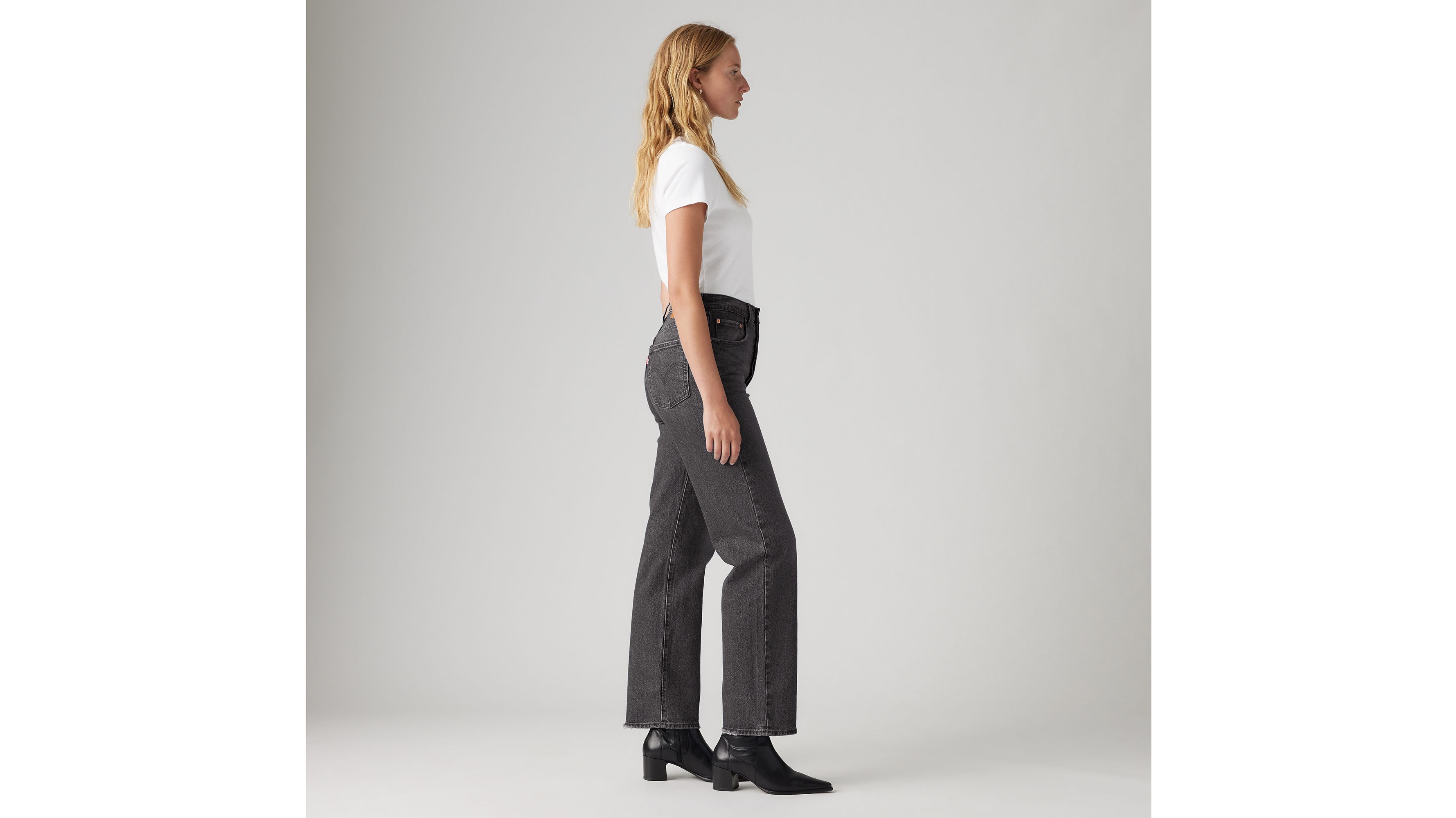 Shop Levi's Ribcage Straight Ankle Jeans In Well Worn