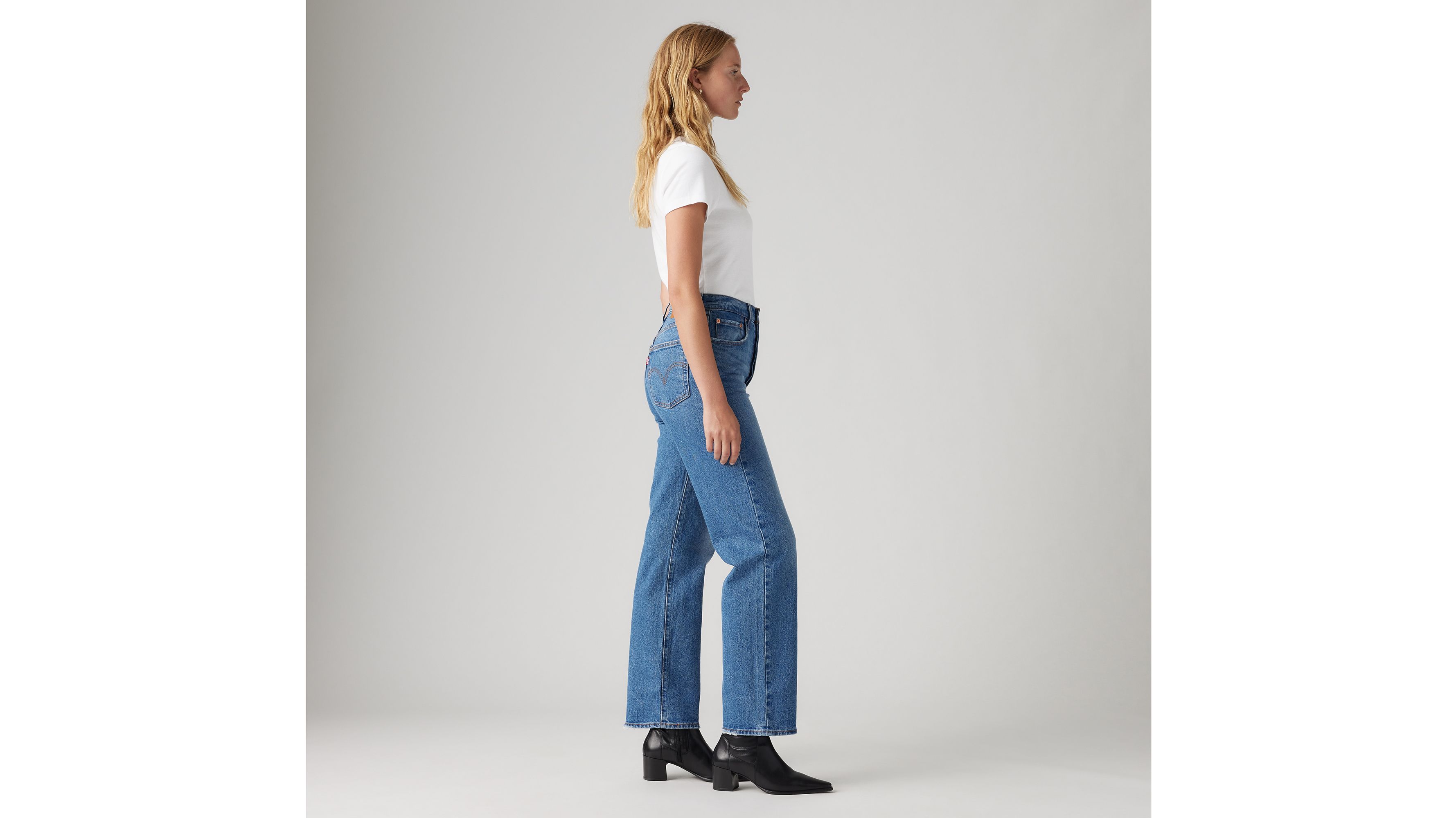 Shop Levi's Ribcage Straight Ankle Jeans In Dance Around