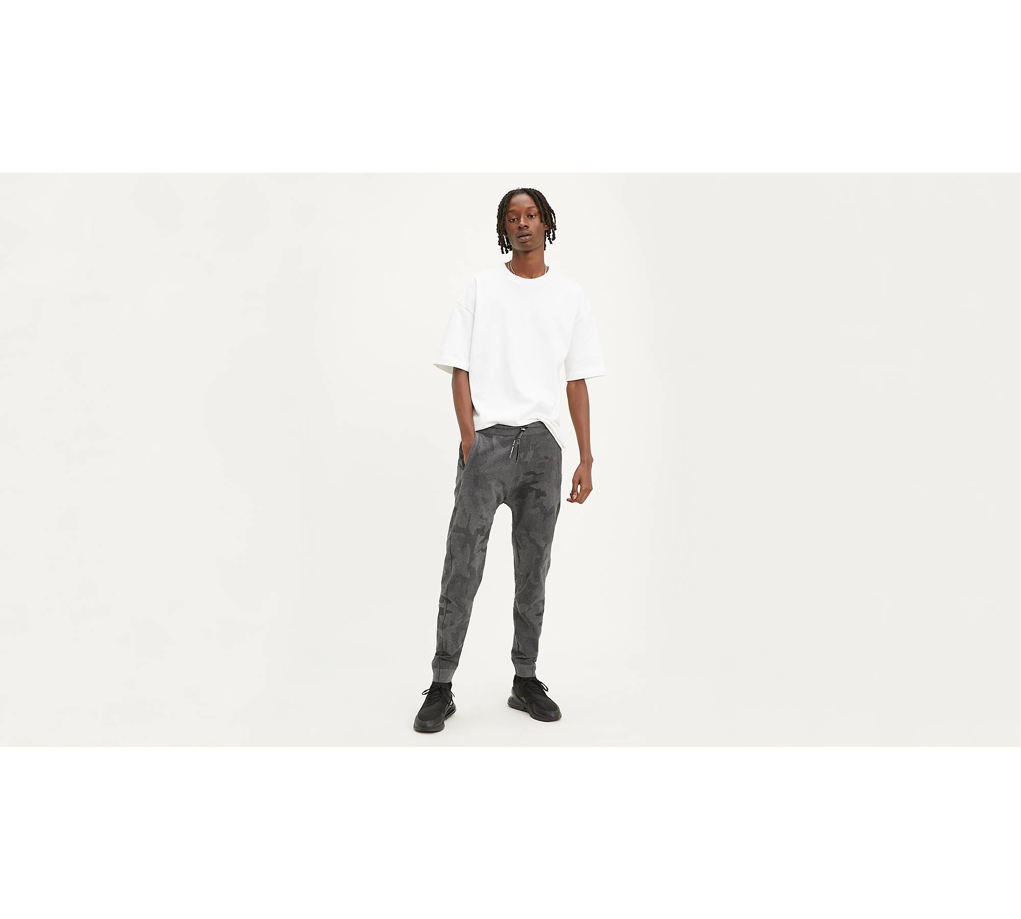 Levi's® Engineered Jeans™ Taper Knit Logo Jogger Pants - Black | Levi's® US