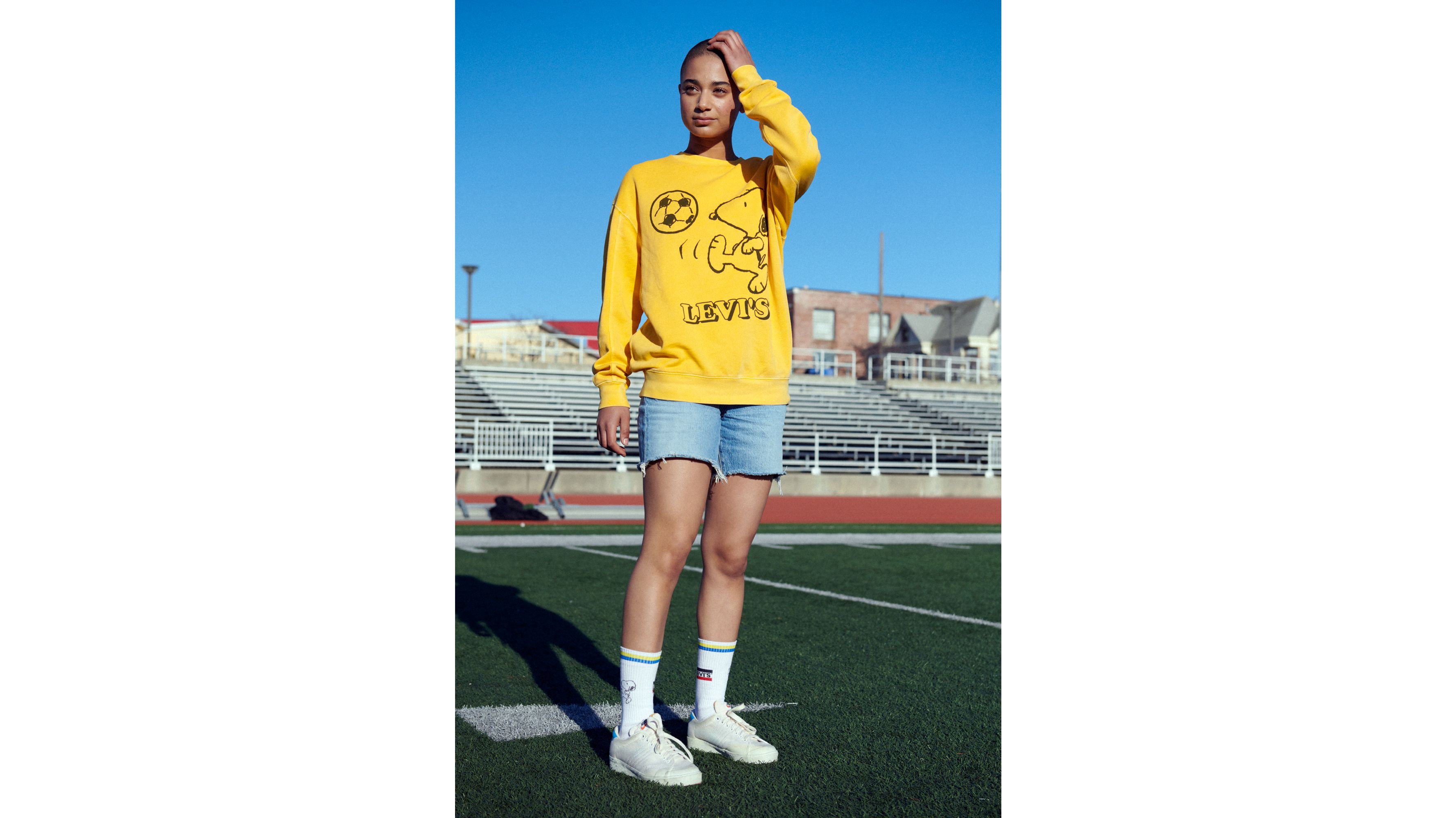 Levi s X Peanuts Relaxed Oversized Crewneck Sweatshirt Yellow