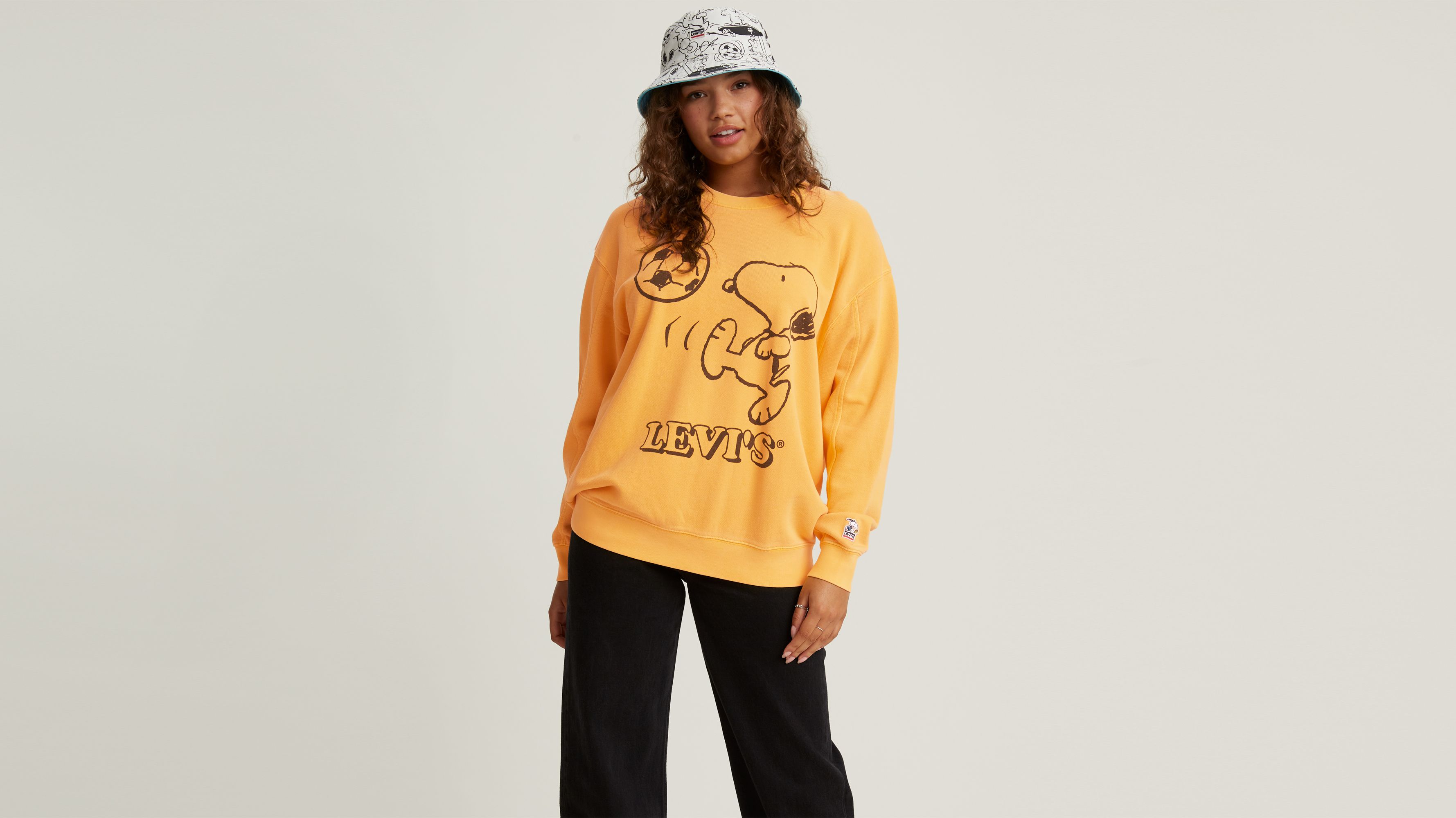 Levi s x Peanuts Relaxed Oversized Crewneck Sweatshirt