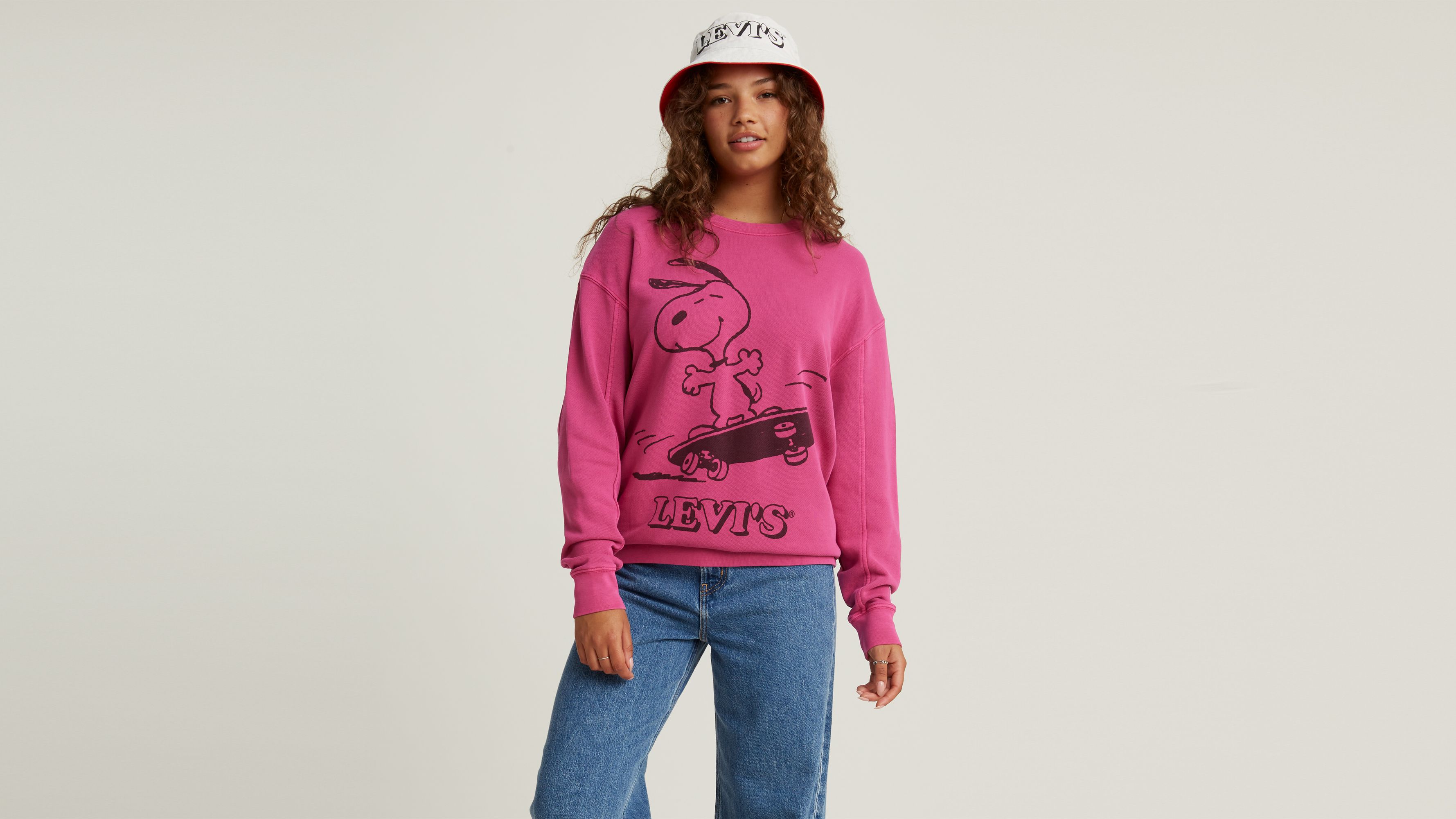 Levi s x Peanuts Relaxed Oversized Crewneck Sweatshirt