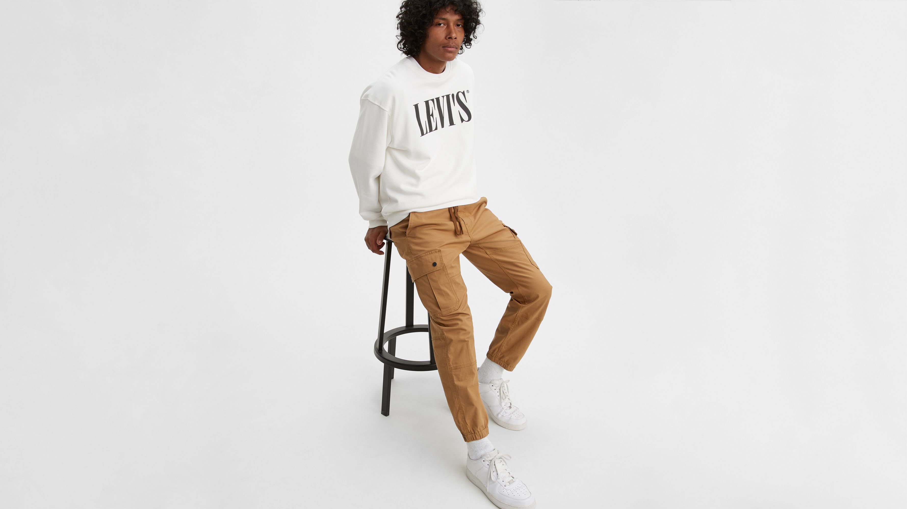 levi's men's aviator cargo jogger pant