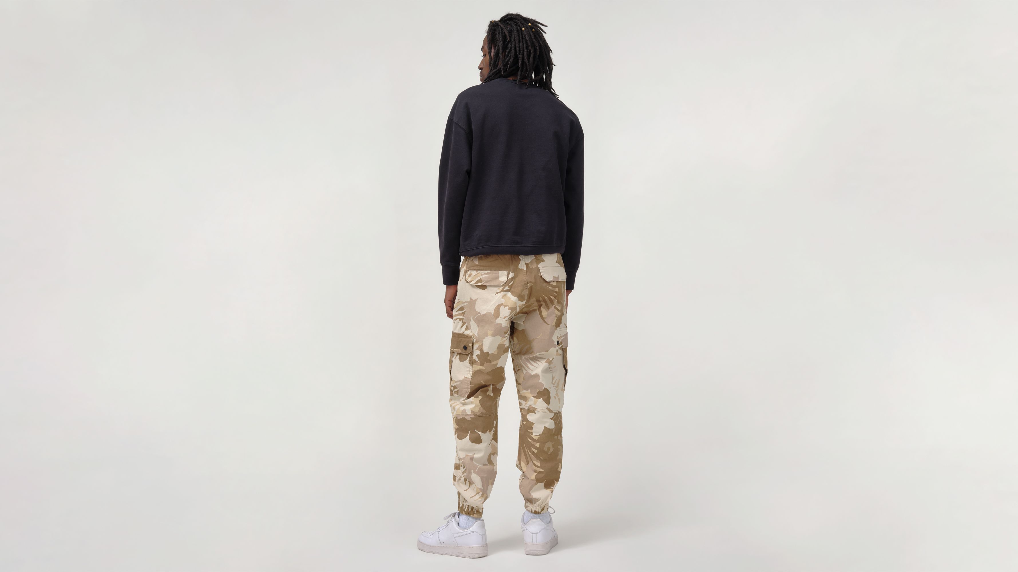 levi's men's aviator cargo jogger pant