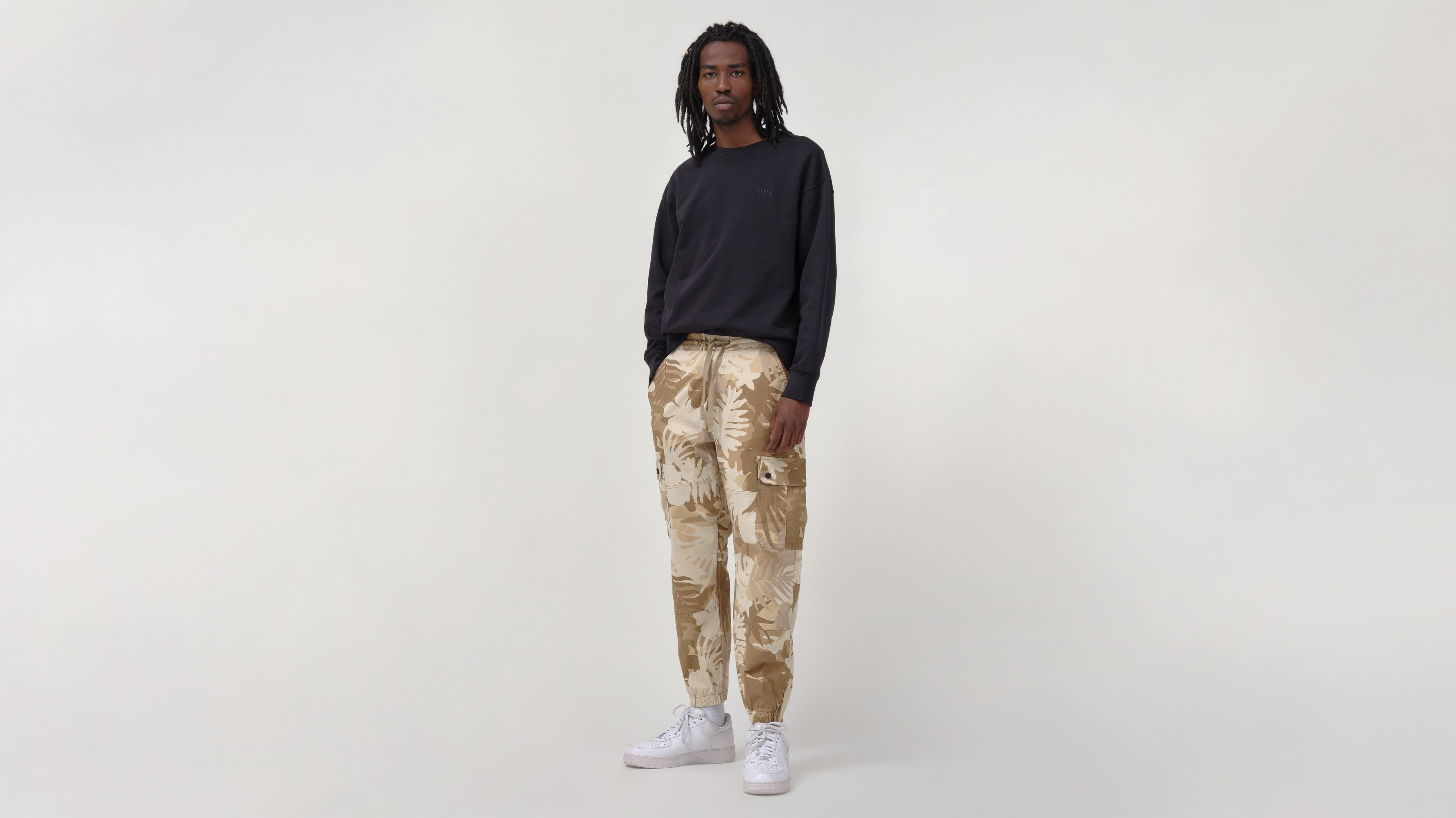 levi's men's aviator cargo jogger pant