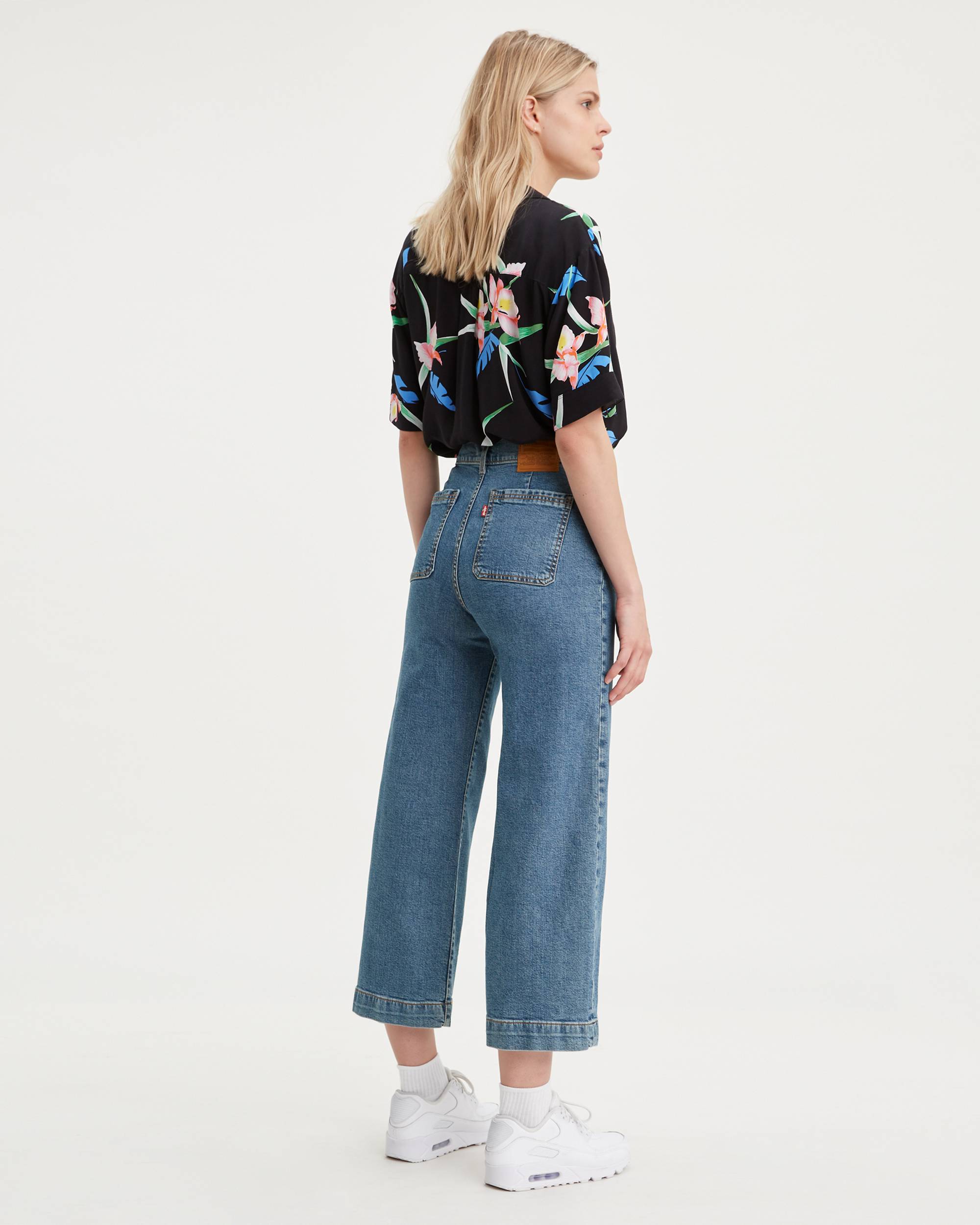 Ribcage Wide Leg Cropped Women's Jeans - Light Wash | Levi's® US Ribcage Wide Leg Cropped Women's Jeans - Light Wash | Levi's® US