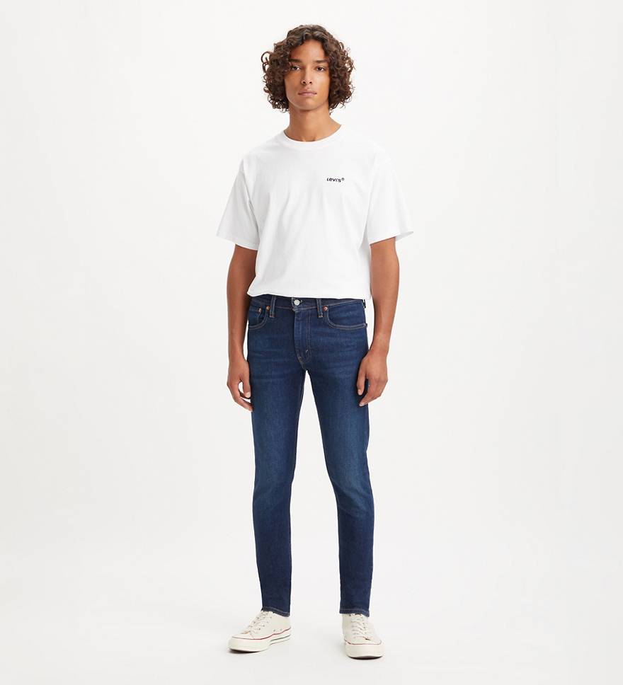 Jeans ajustados y de corte cónico 1
