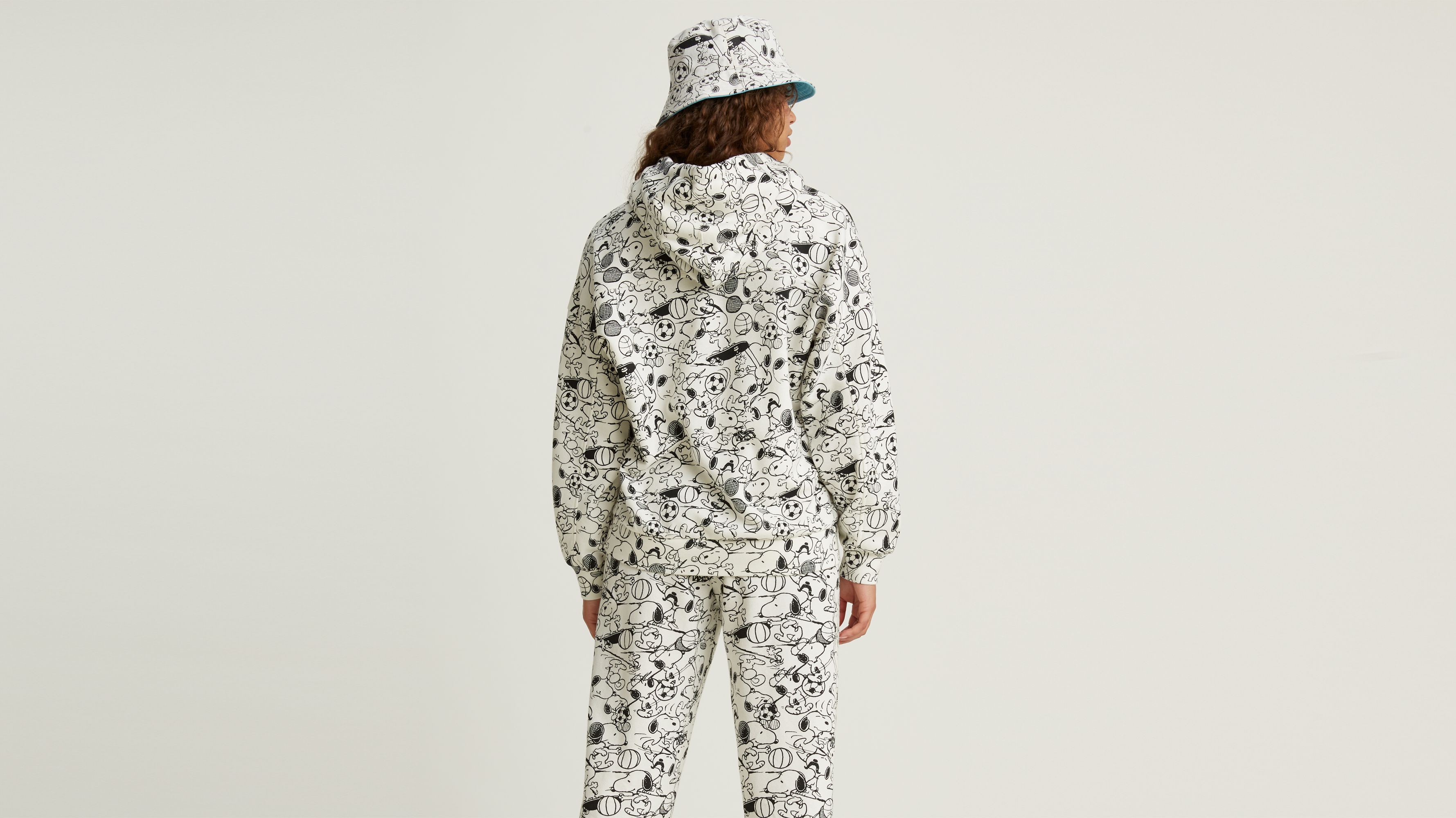 levi's x peanuts hoodie