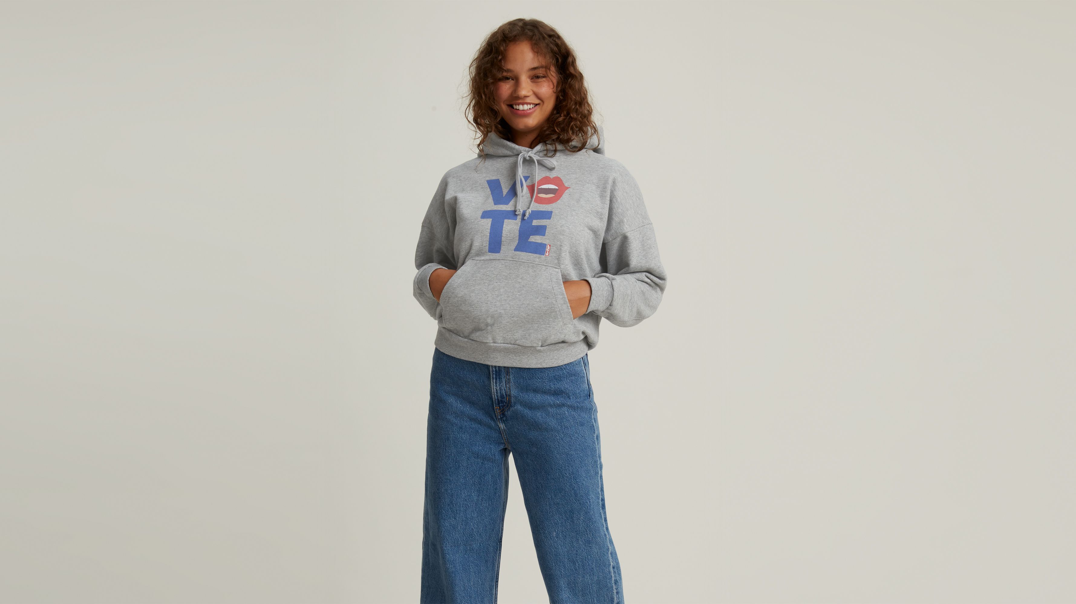Bibiy LOGO SWEATSHIRT スウェット Relaxed Graphic Hoodie Sweatshirt - Red | Levi's® US