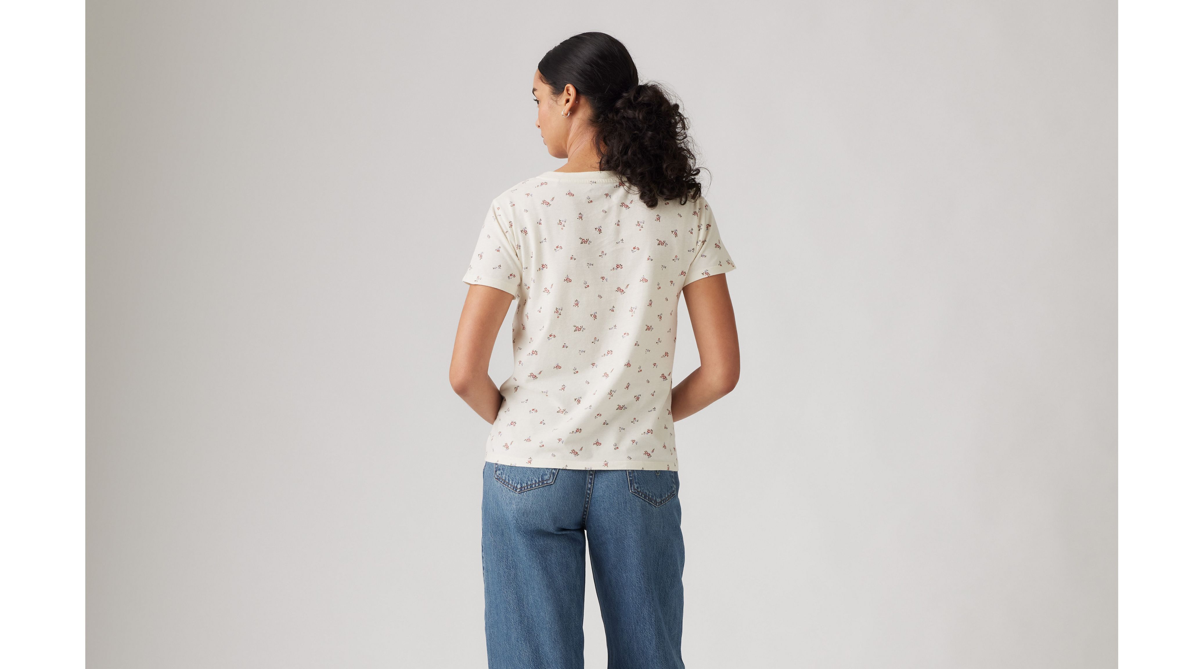 The Perfect V-Neck Tee 3