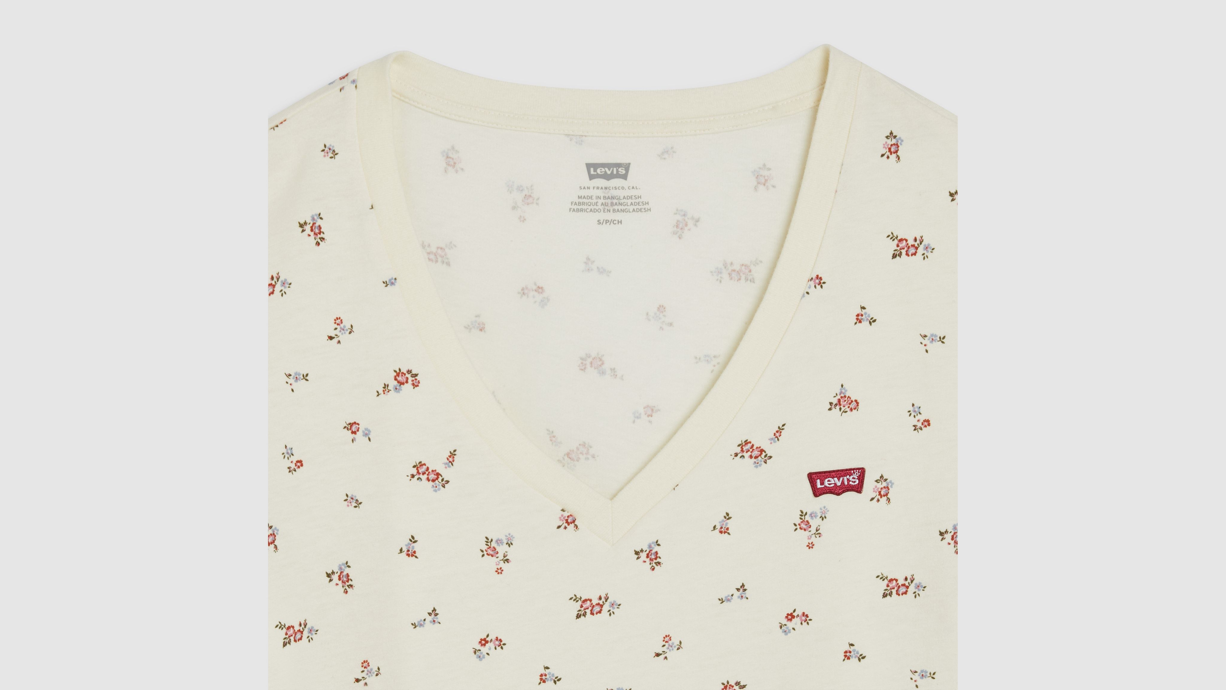 The Perfect V-Neck Tee 7