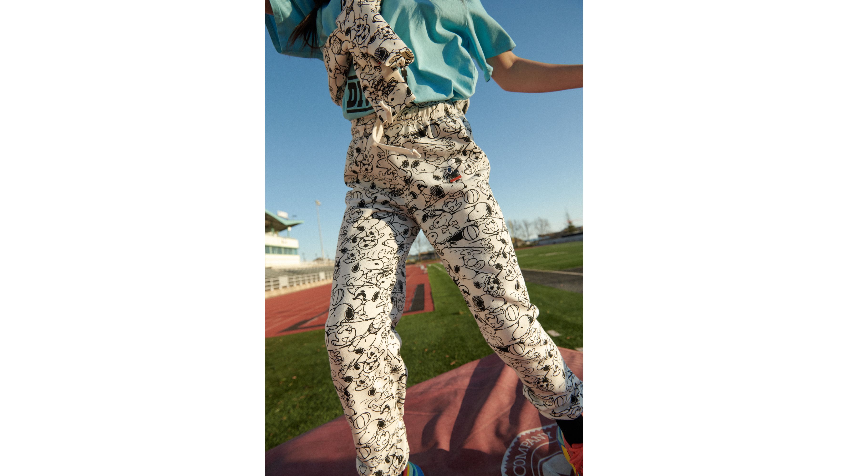 Levi's® x Peanuts Logo Sweatpants 1