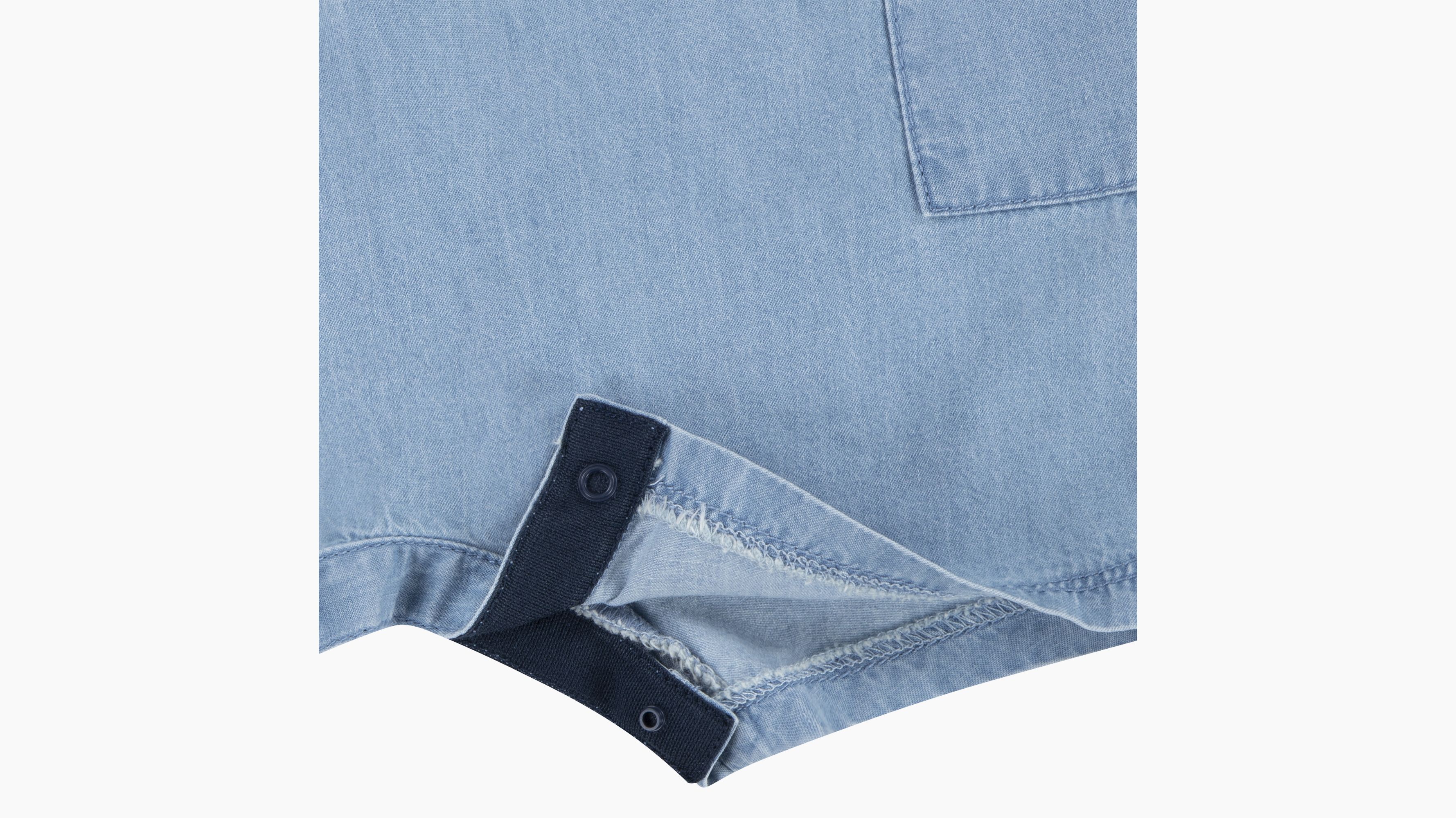 Completo con bucket hat e tutina in denim per bambini 4