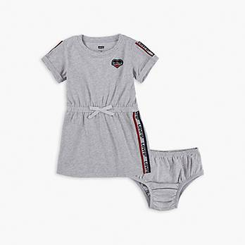 T-shirtkjole med elastisk talje til baby 1