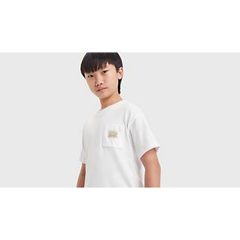 Teenager T-Shirt mit rundem Saum und Tasche 3
