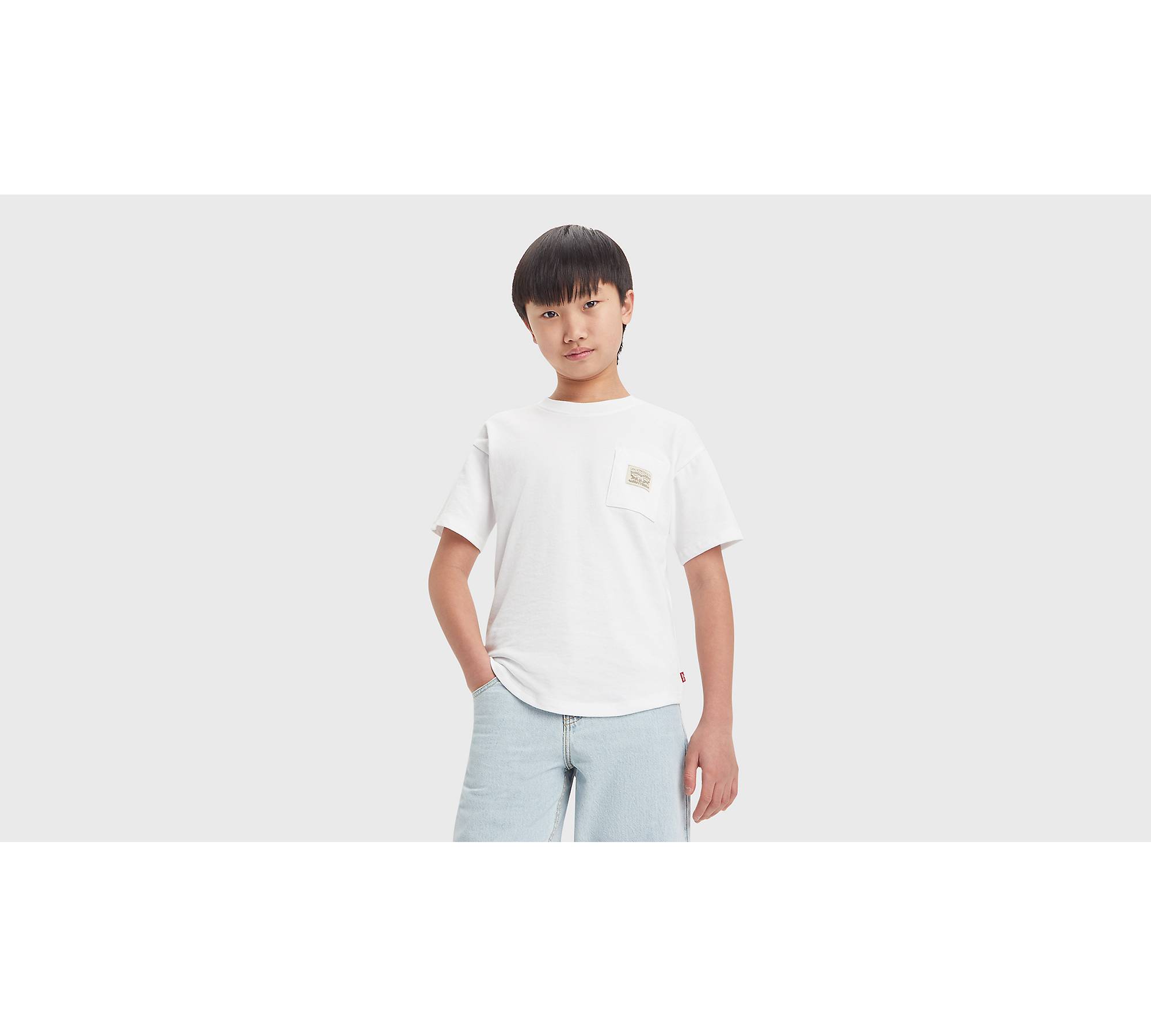Teenager T-Shirt mit rundem Saum und Tasche 1